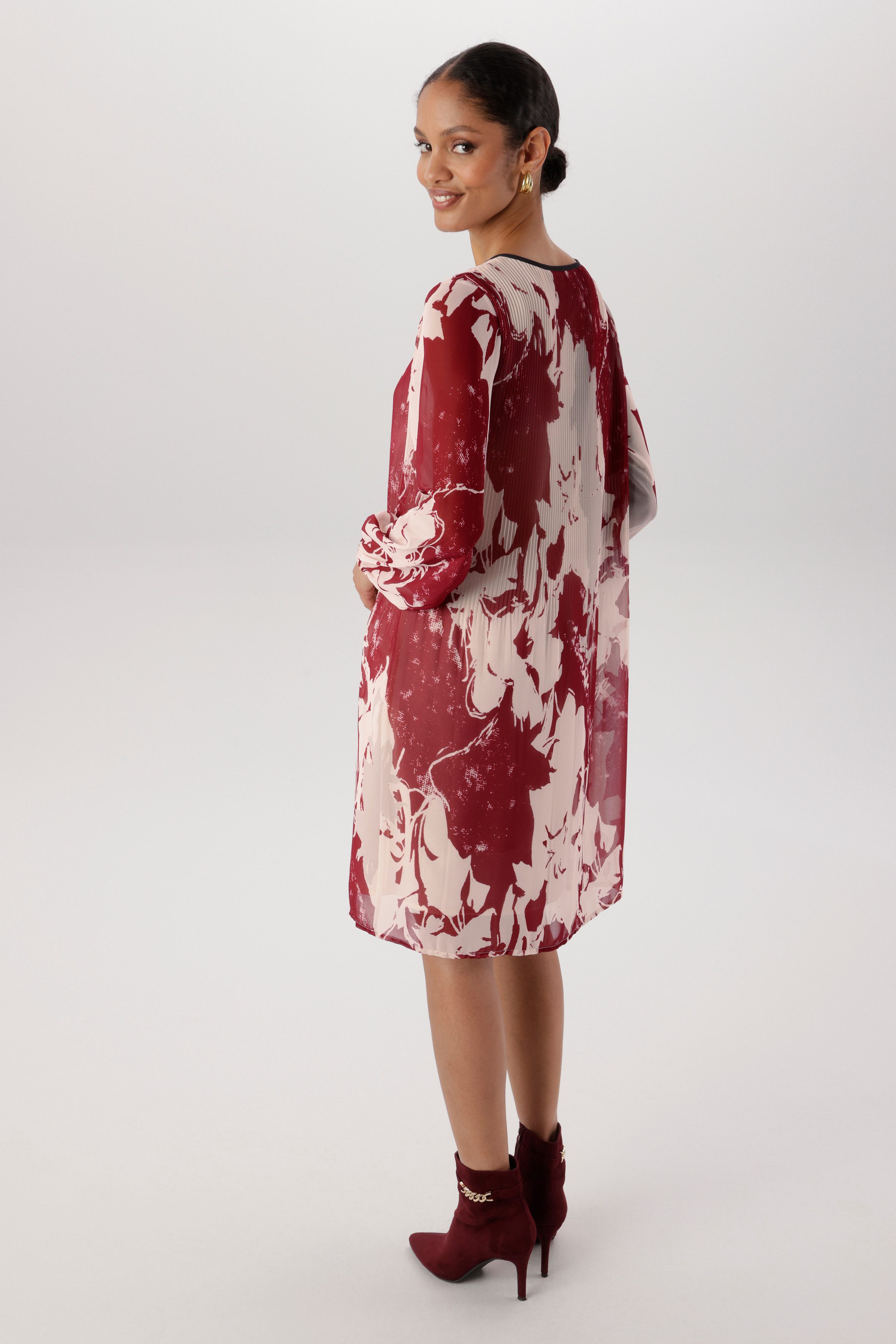 Aniston SELECTED Plisseekleid zarter Chiffon mit Plissee und Body gefüttert - NEUE KOLLEKTION