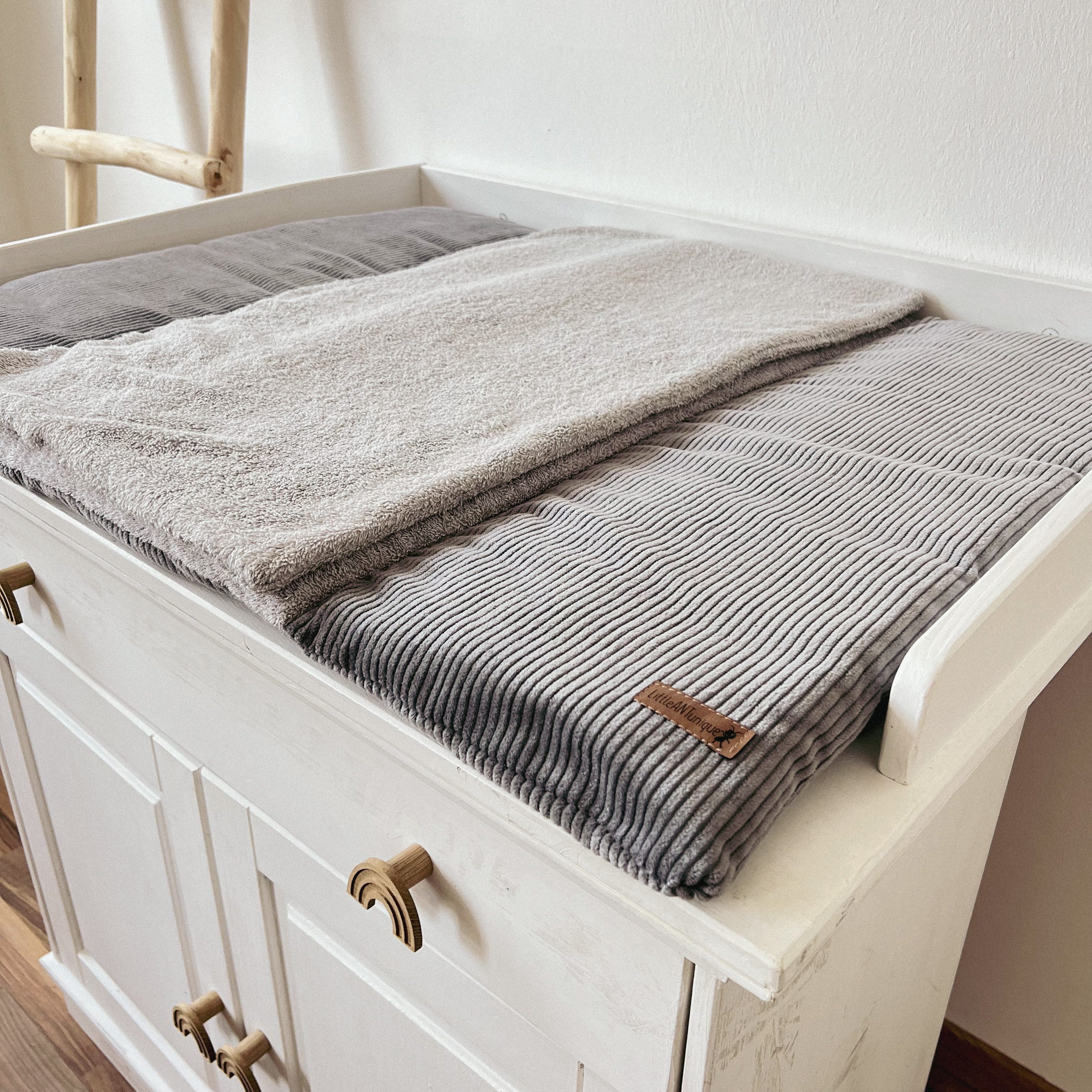 LittleANTunique Wickelauflage WICKELTISCHAUFLAGE CORD GRAU günstig online kaufen