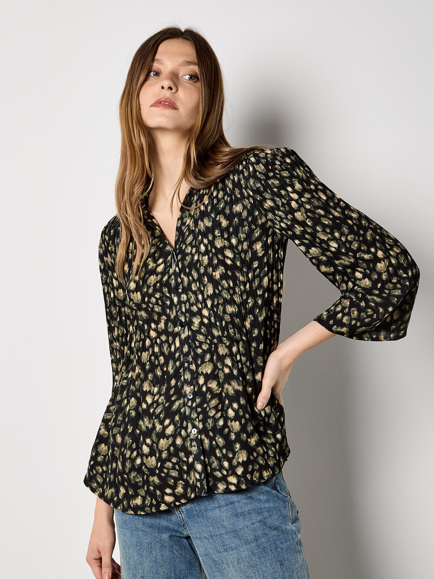 Apricot Chiffonbluse Abstraktes Chiffon-Plissee-Shirt mit Tierprint Plissee