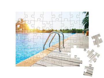 puzzleYOU Puzzle Eine Runde schwimmen im Pool am Morgen, 48 Puzzleteile, puzzleYOU-Kollektionen Sommer, Himmel & Jahreszeiten