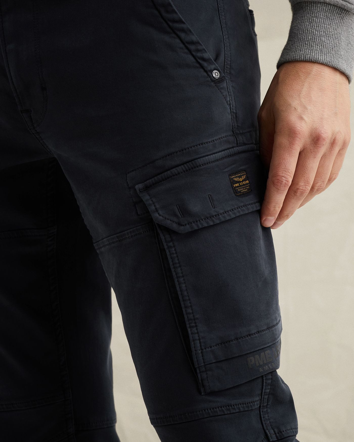 PME LEGEND Cargohose - EXPEDIZOR CARGO COLORED SWEAT - Stoffhose Relaxed Fit