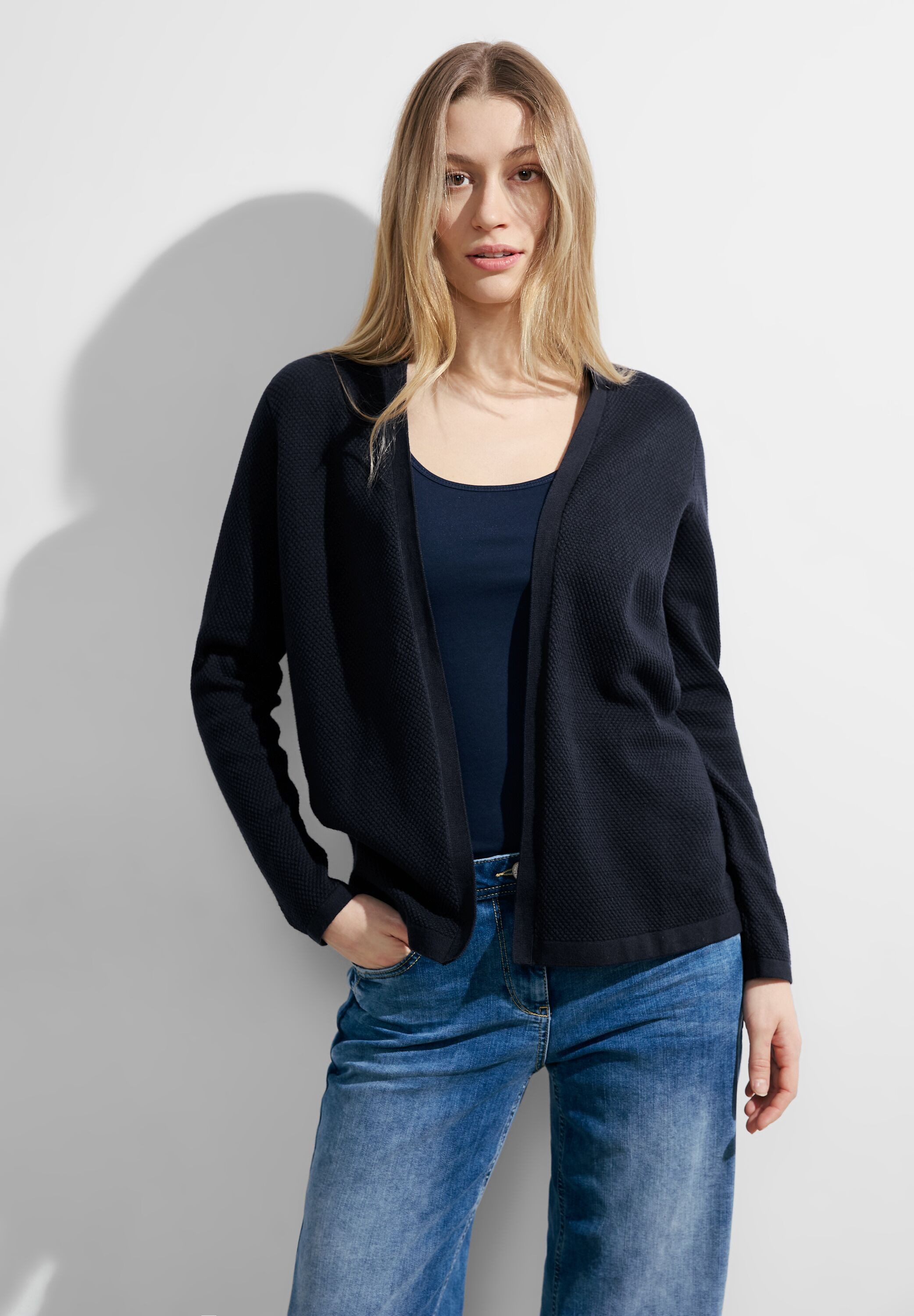Cardigan Universitaire Femme Cecil - Viscose Et Polyester - Col Rond - Boutonnage