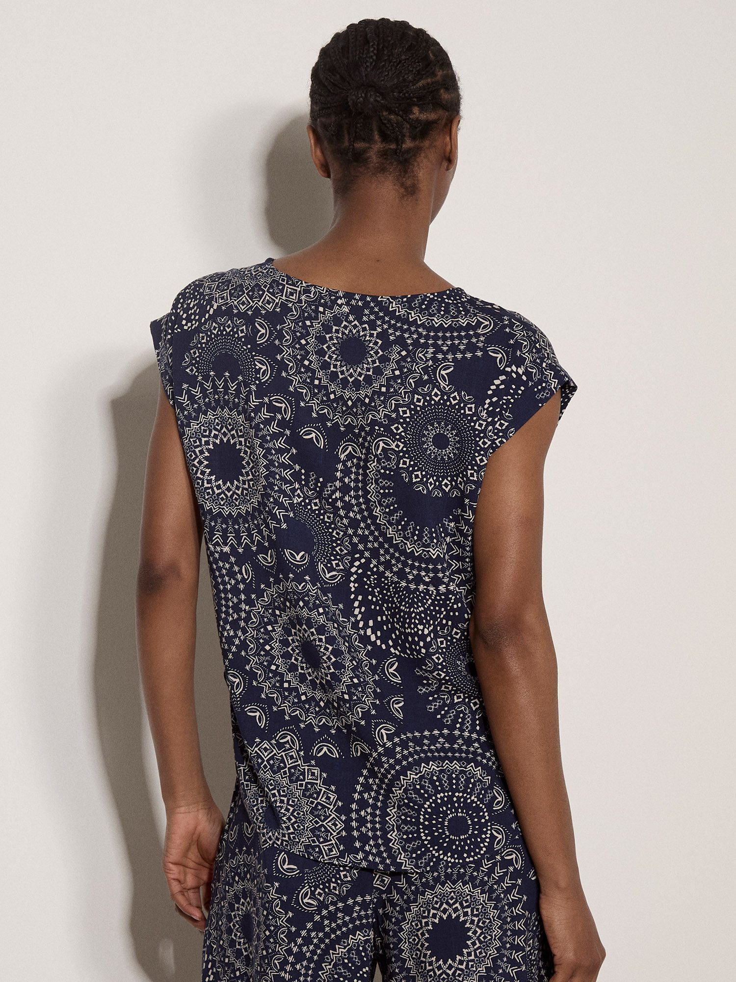 Apricot T-Shirt Kaleidoskop-T-Shirt mit Webmuster – Bild 5 von 5