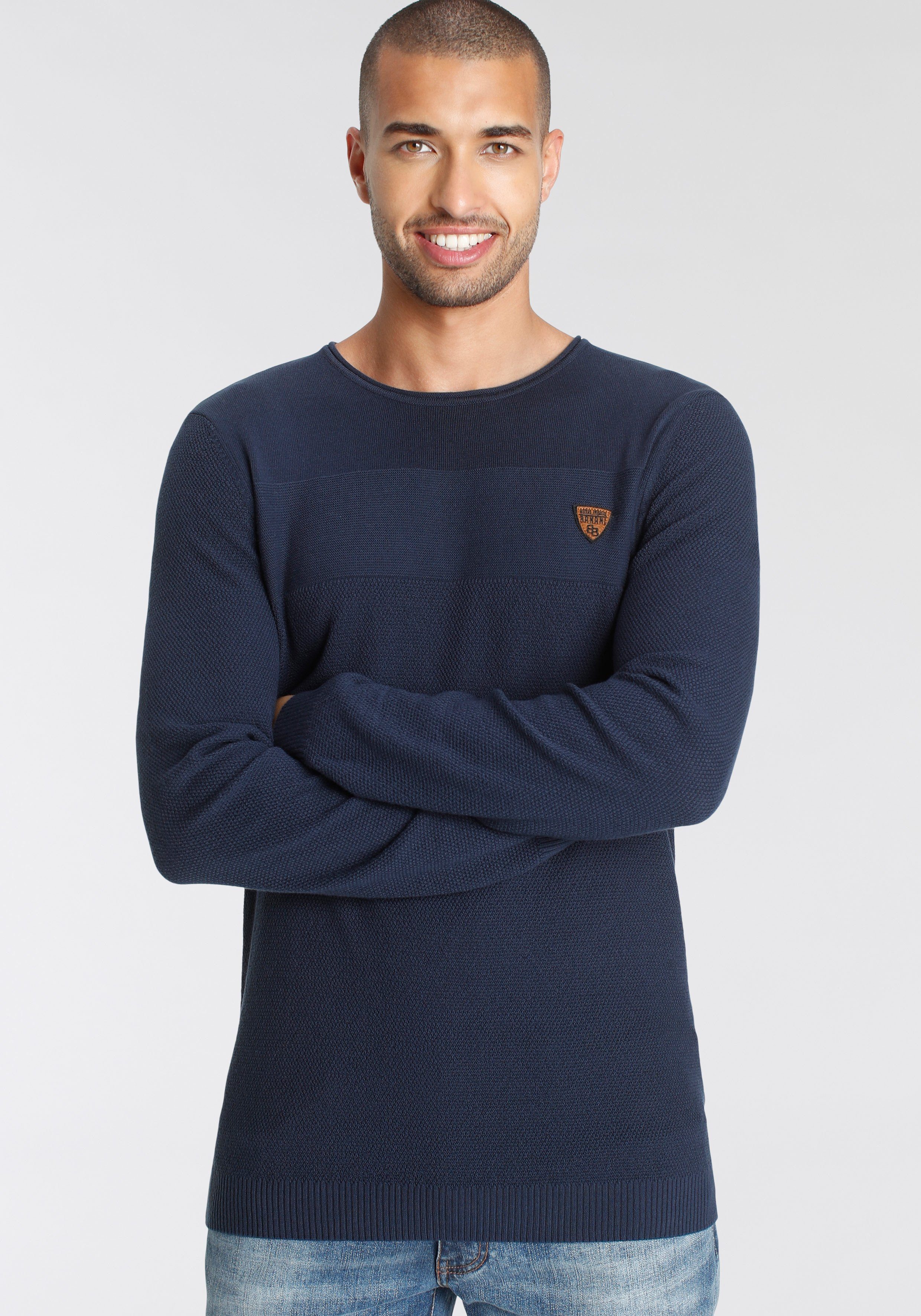 Bruno Banani Rundhalspullover in modischer Strickoptik