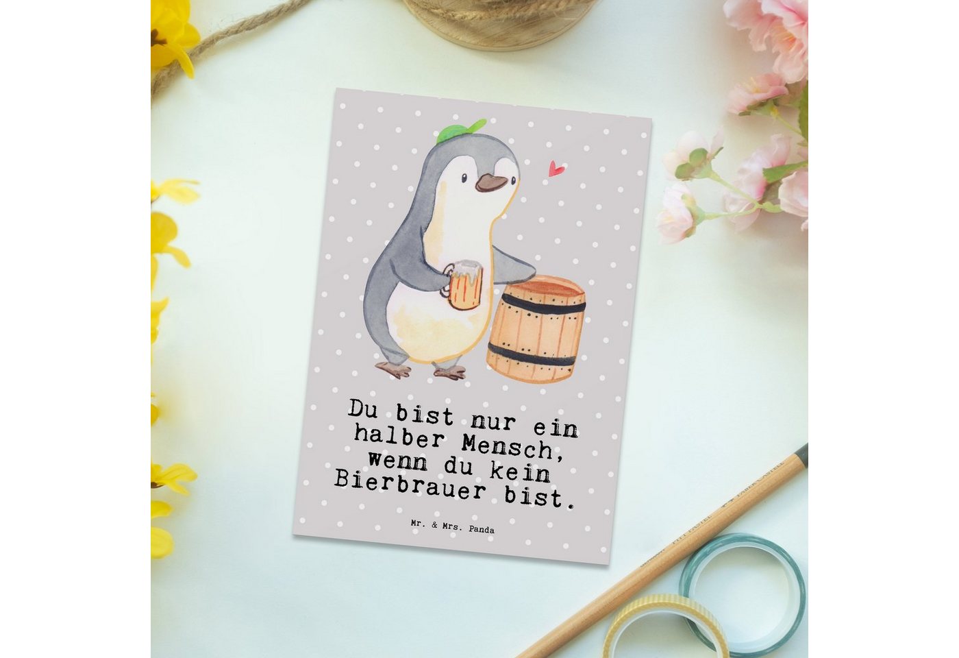 Thumbnail - Mr. & Mrs. Panda Postkarte Bierbrauer Herz - Grau Pastell - Geschenk, Firma, Ansichtskarte, Koll, Charmantes Design