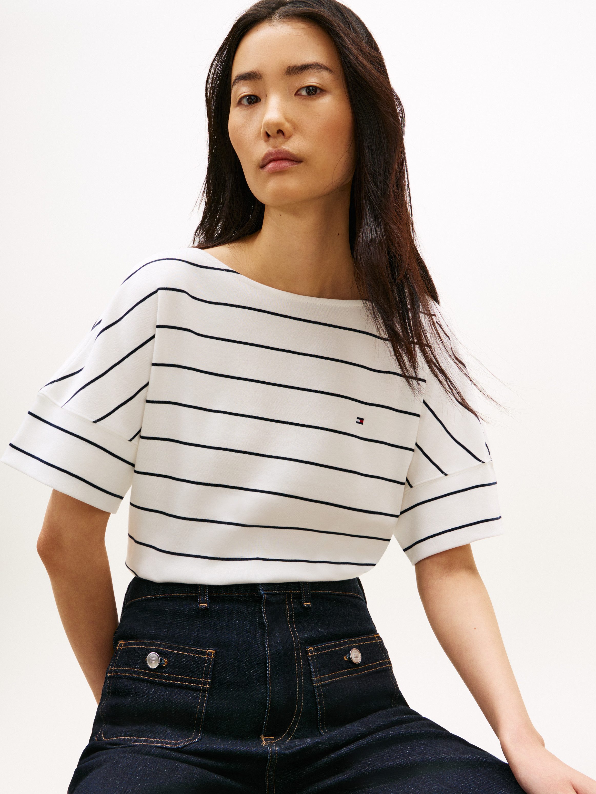 Tommy Hilfiger Kurzarmshirt MDRN CODY SS SLV C-NK TEE mit dezenter Logo-Sti günstig online kaufen