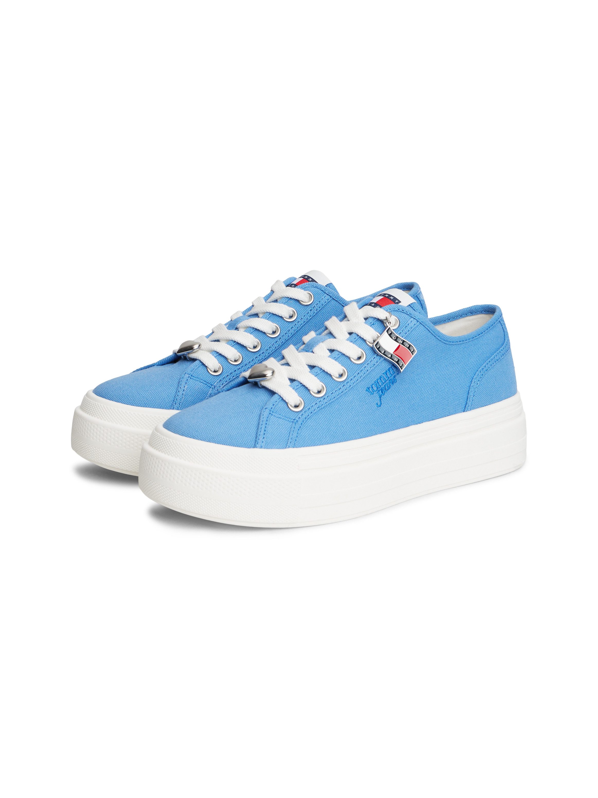 Tommy Jeans TJW FLATFORM SNEAKER CHARMS Plateausneaker Halbschuh, Schnürer, Freizeischuh mit kleiner TJ-Flagge als Anhänger