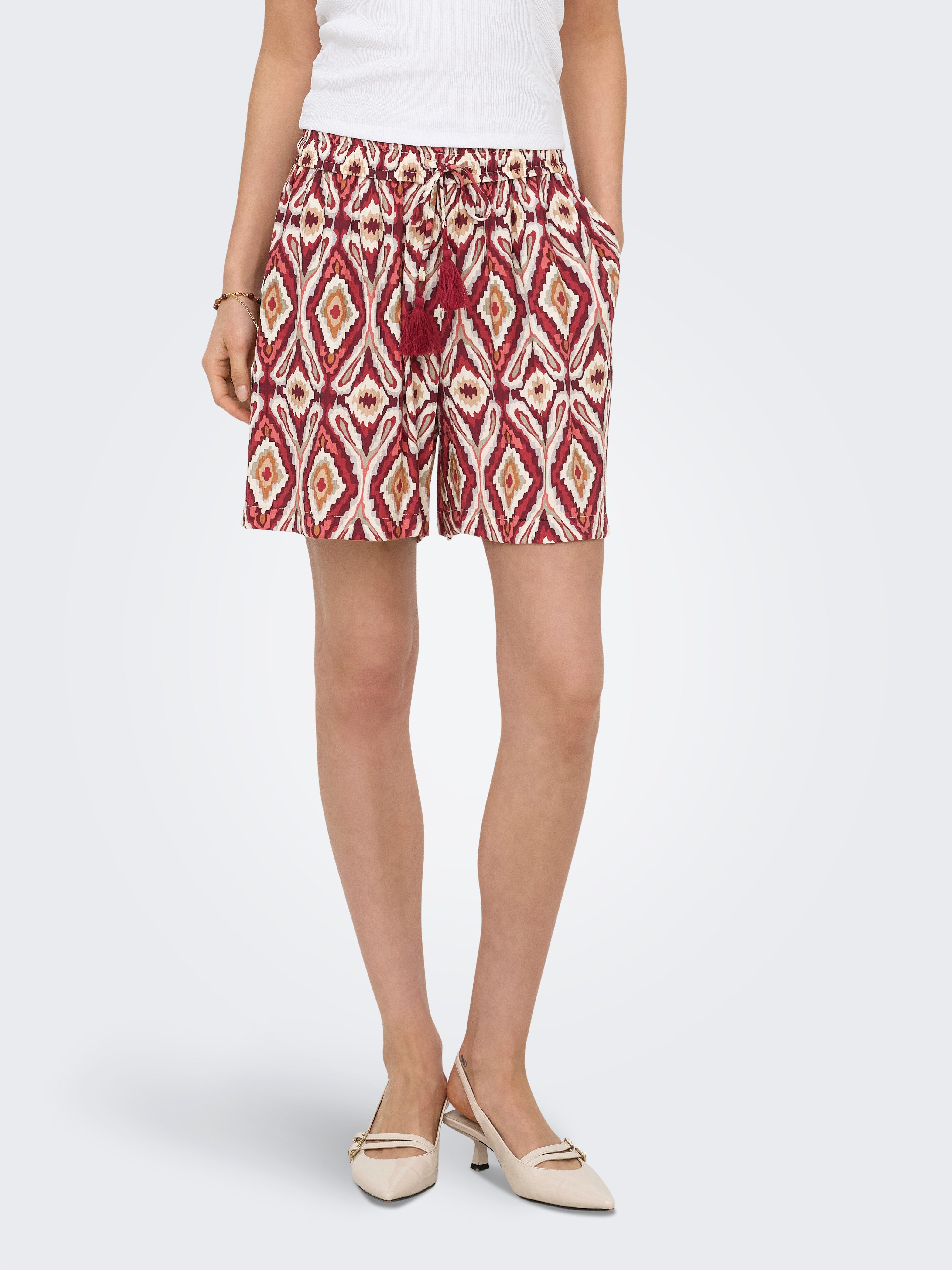 ONLY Shorts ONLMIKASI STRING DETAIL SHORTS WVN Viskosemischung, Bindeverschluss