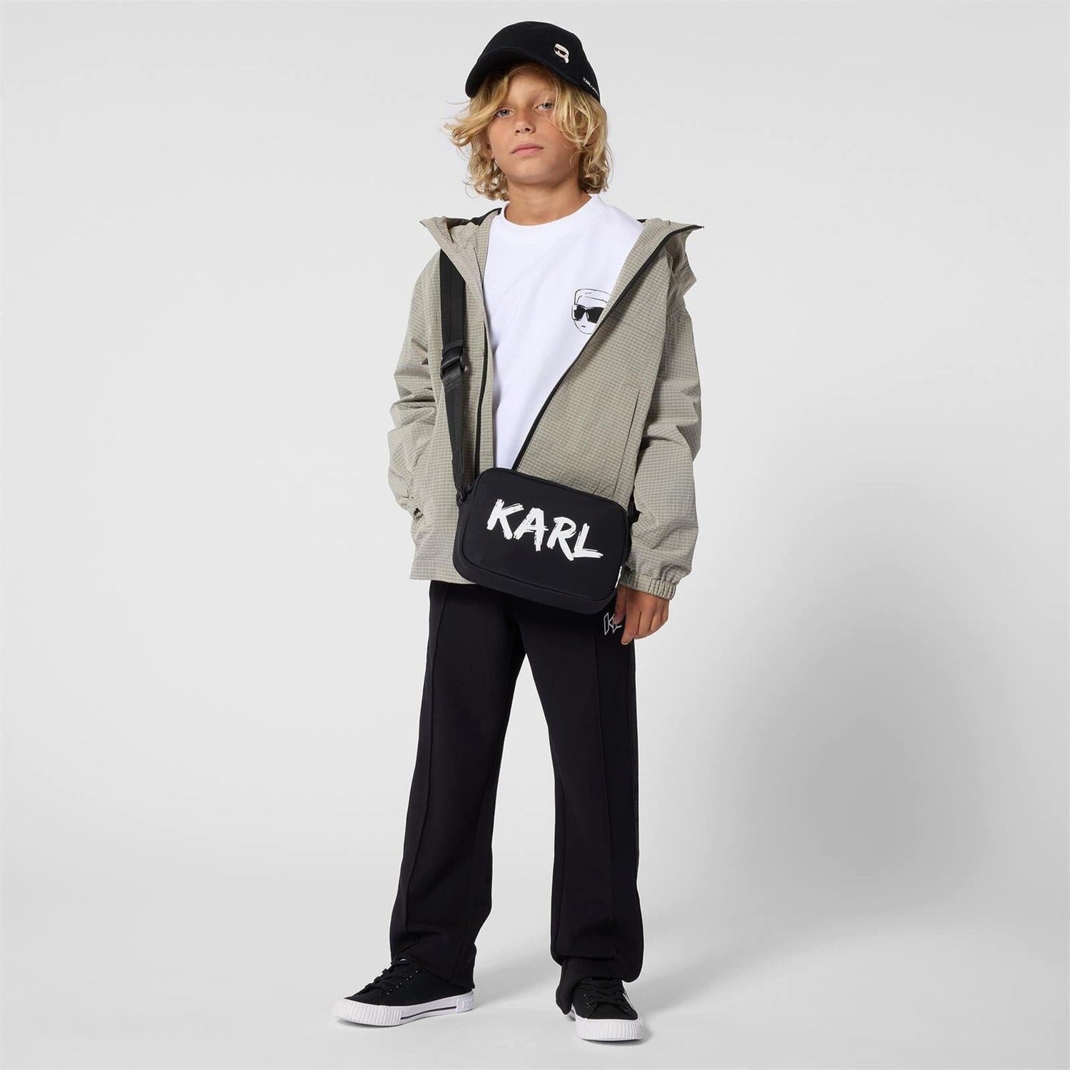 KARL LAGERFELD Umhängetasche KARL LAGERFELD KIDS Umhängetasche schwarz mit Logo Print