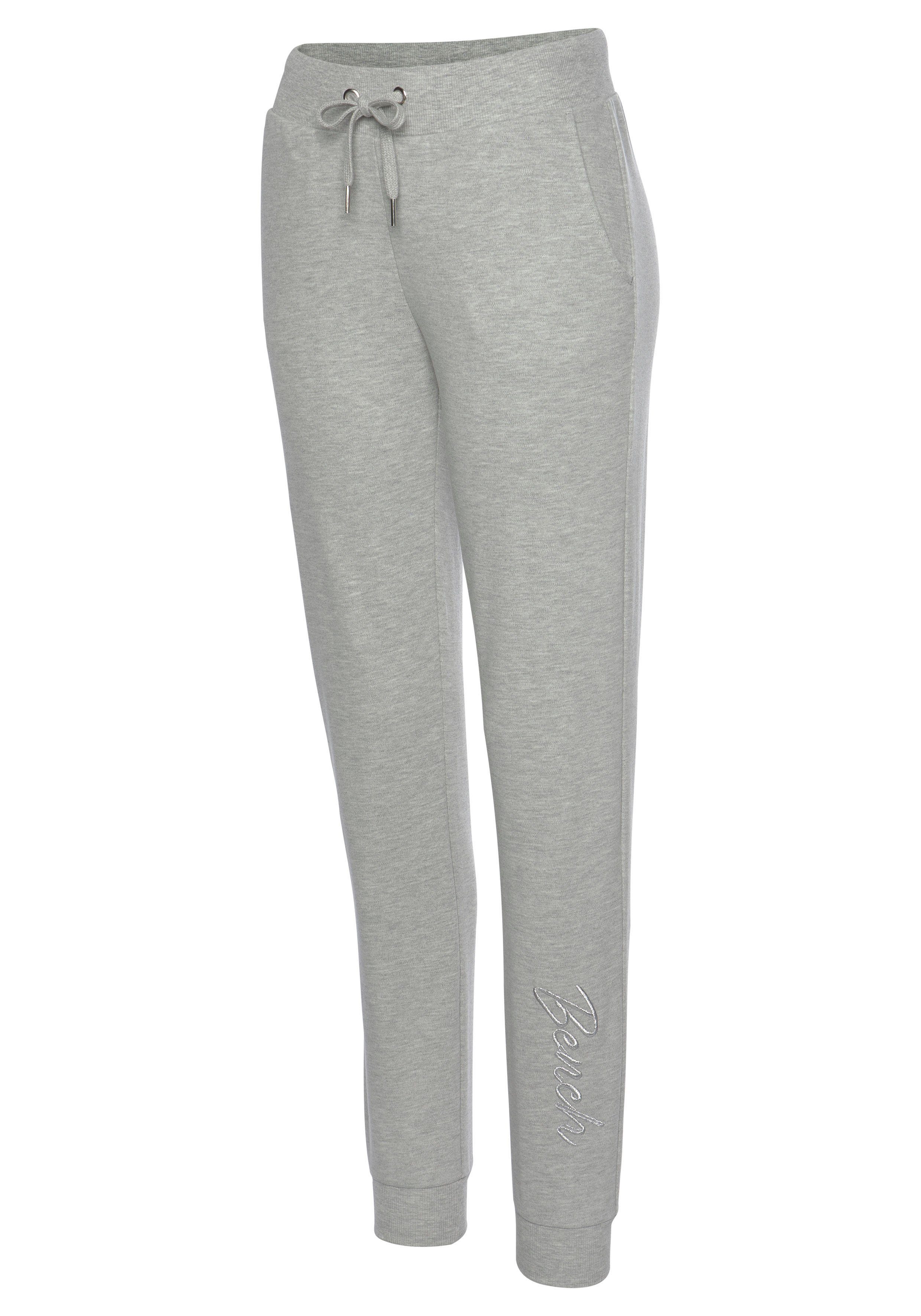 Bench. Loungewear Relaxhose mit glänzender Logostickerei, Loungeanzug