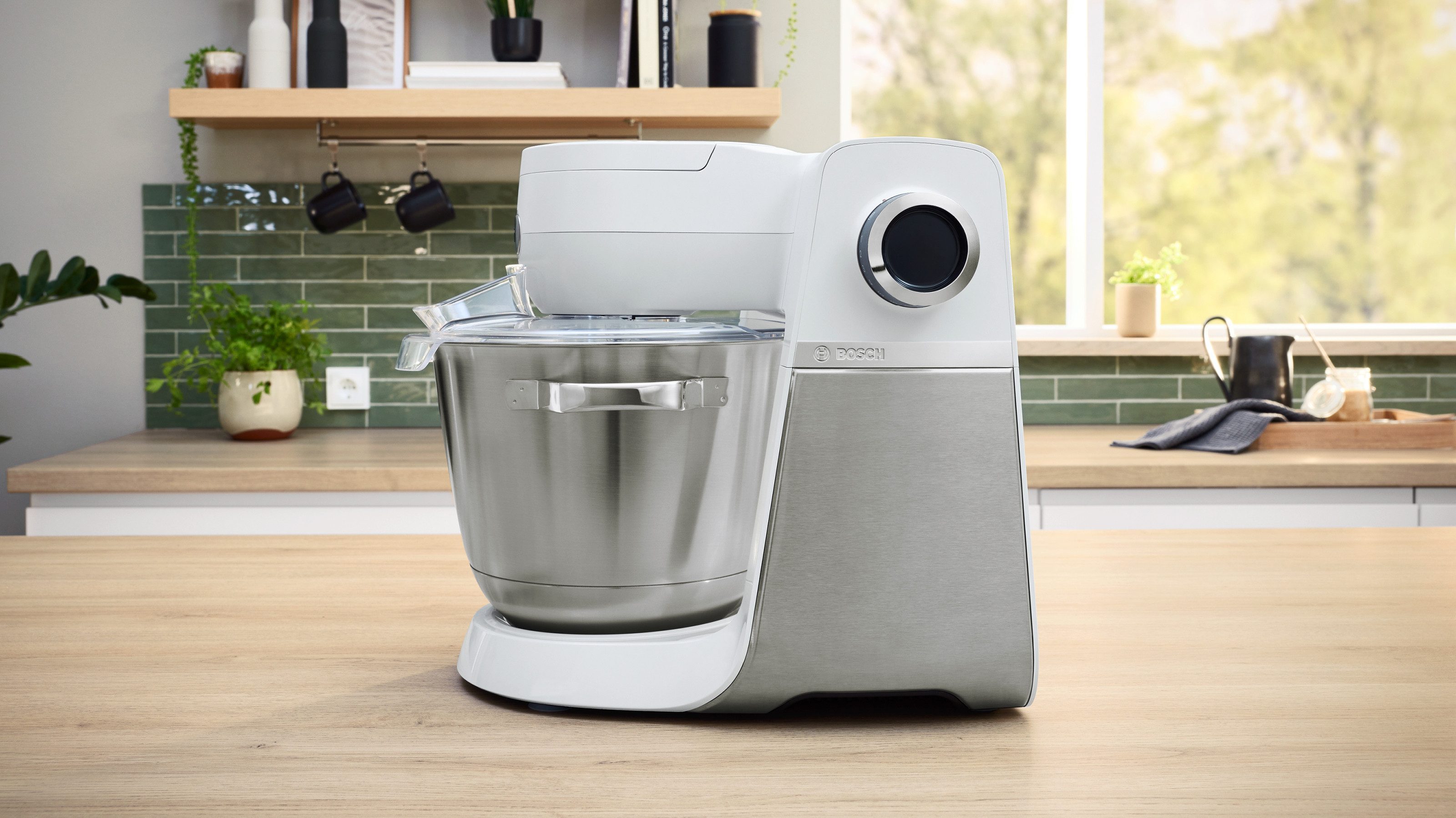 BOSCH Küchenmaschine Serie 6 MUMS6EW13D, Durchlaufschnitzler, Edelstahlschüssel, weiß, 1600 W, 5,5 l Schüssel, 7 Stufen, 3 Scheiben, Knethaken/Rühr-/Silikonbesen, spülm.fest