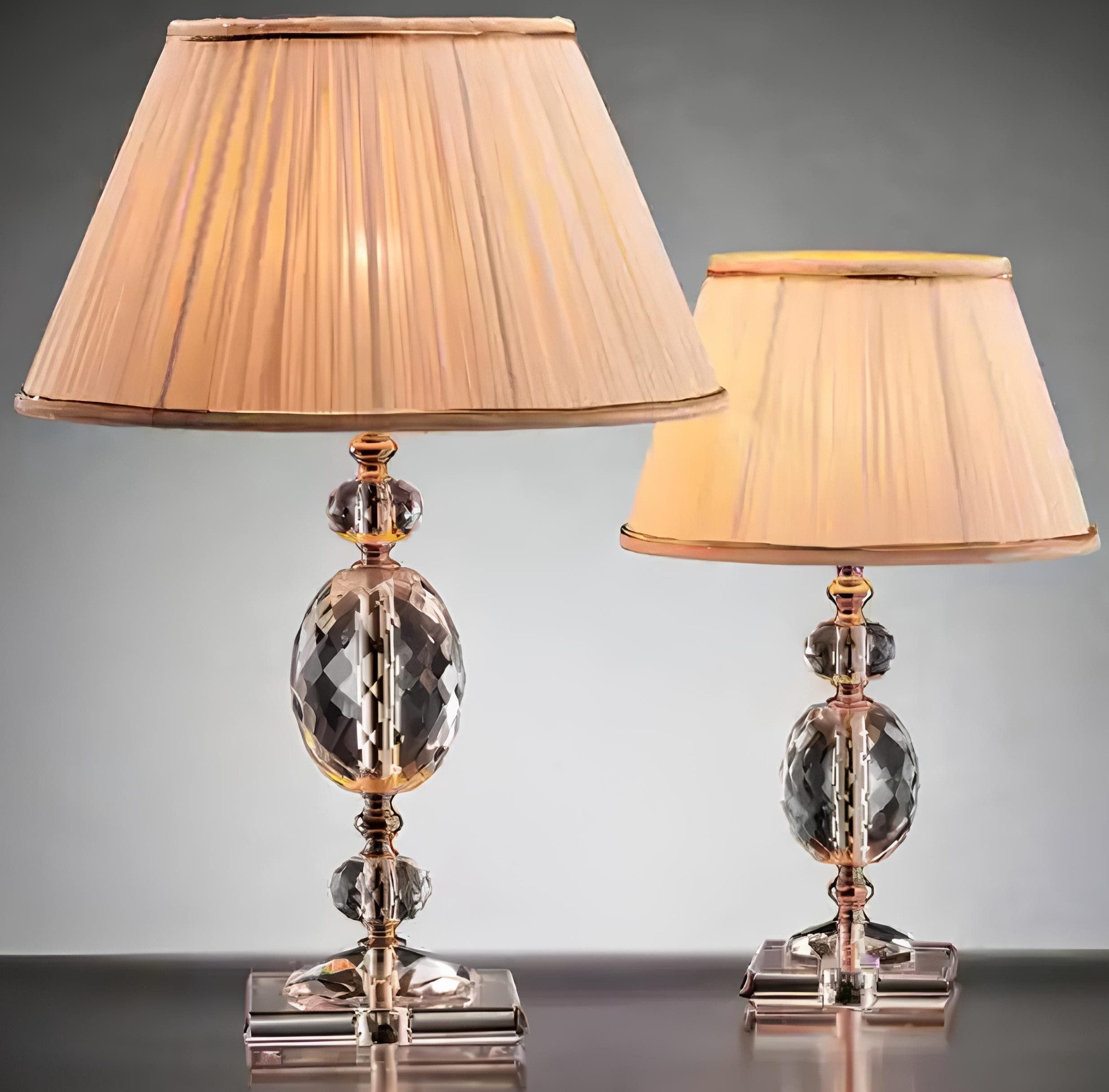 Xlmoebel Nachttischlampe Designer Kristall Tischlampe mit elegantem Lüster-Design, Hergestellt in Europa