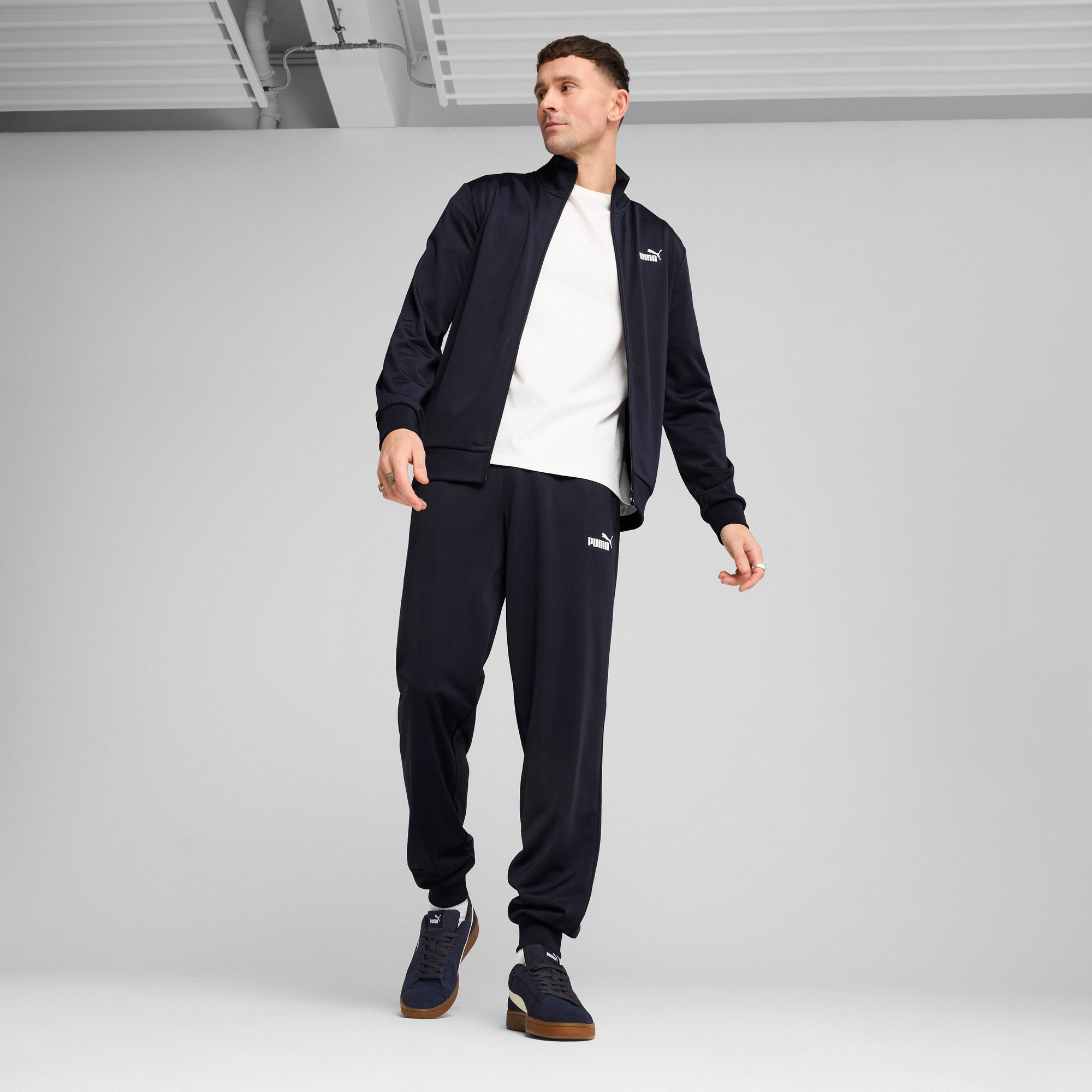 PUMA Trainingsanzug ESS POLY SUIT CL (2-tlg), Sportanzug im Casual Style