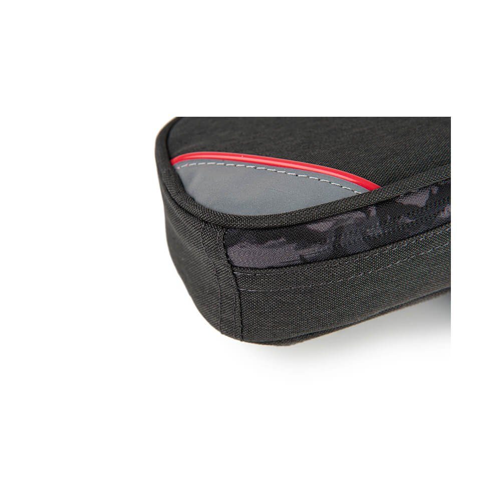 Fox Rage Angelkoffer Fox Rage Street Fighter Tackleboxtasche (1 St), Refektoraufsätze für eine verbesserte Sichtbarkeit beim Nachtangeln, XSmall Box inklusive, Hochrobuste, griffige Reißverschlüsse, Hauptmaterial: 400D Polyester mit PU-Beschichtung, Innenfutter: 100% Polyester, Polsterung: 100% Polyethylen, Gesamtmaße: 11cm x 17cm x 6cm