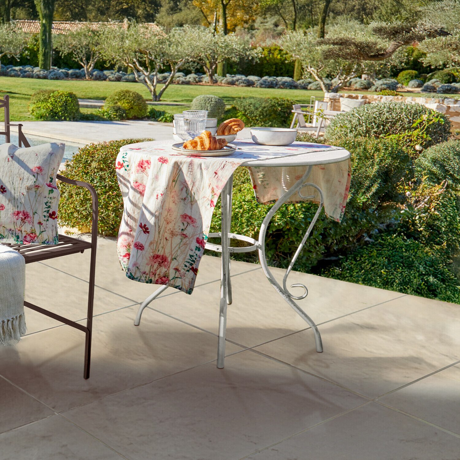Mirabeau Gartentisch Tisch Aube antikweiß