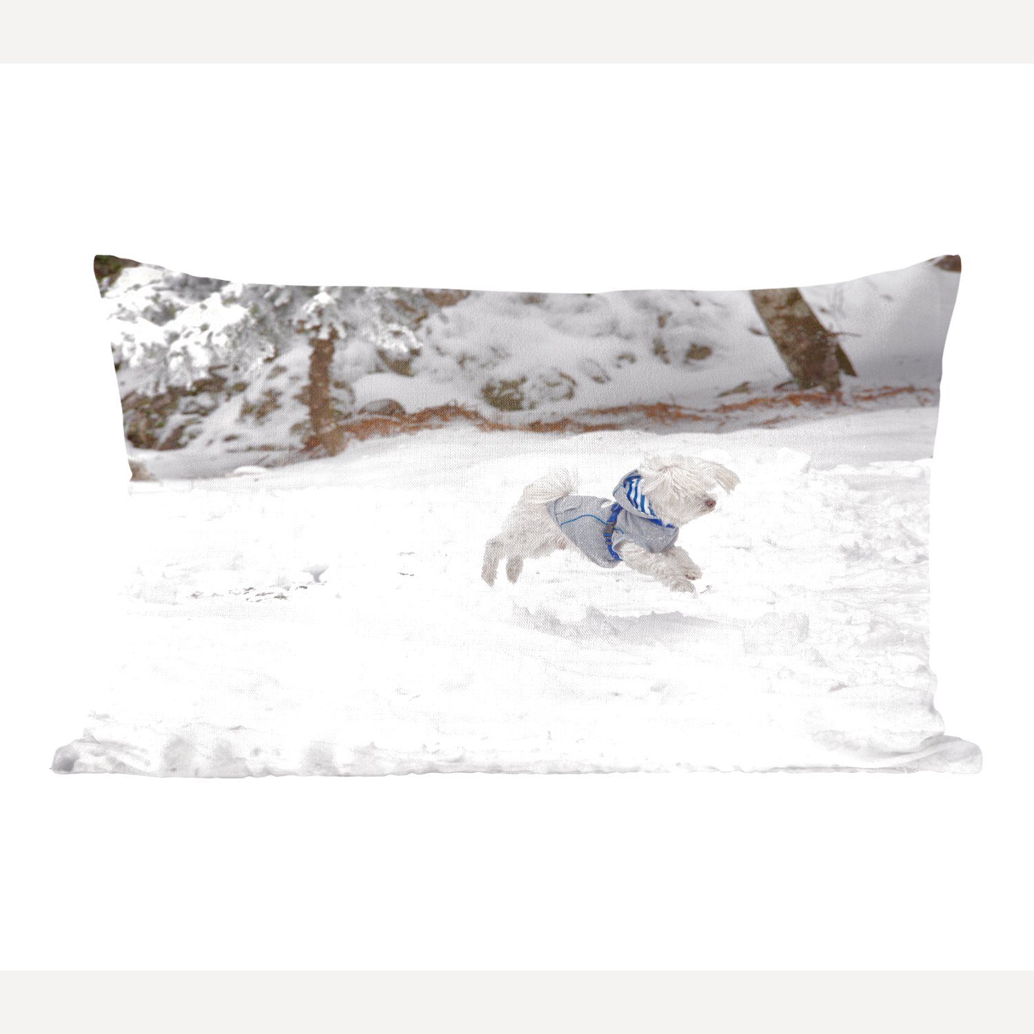 MuchoWow Dekokissen Malteser Hund springt in den Schnee, Wohzimmer Dekoration, Zierkissen, Dekokissen mit Füllung, Schlafzimmer