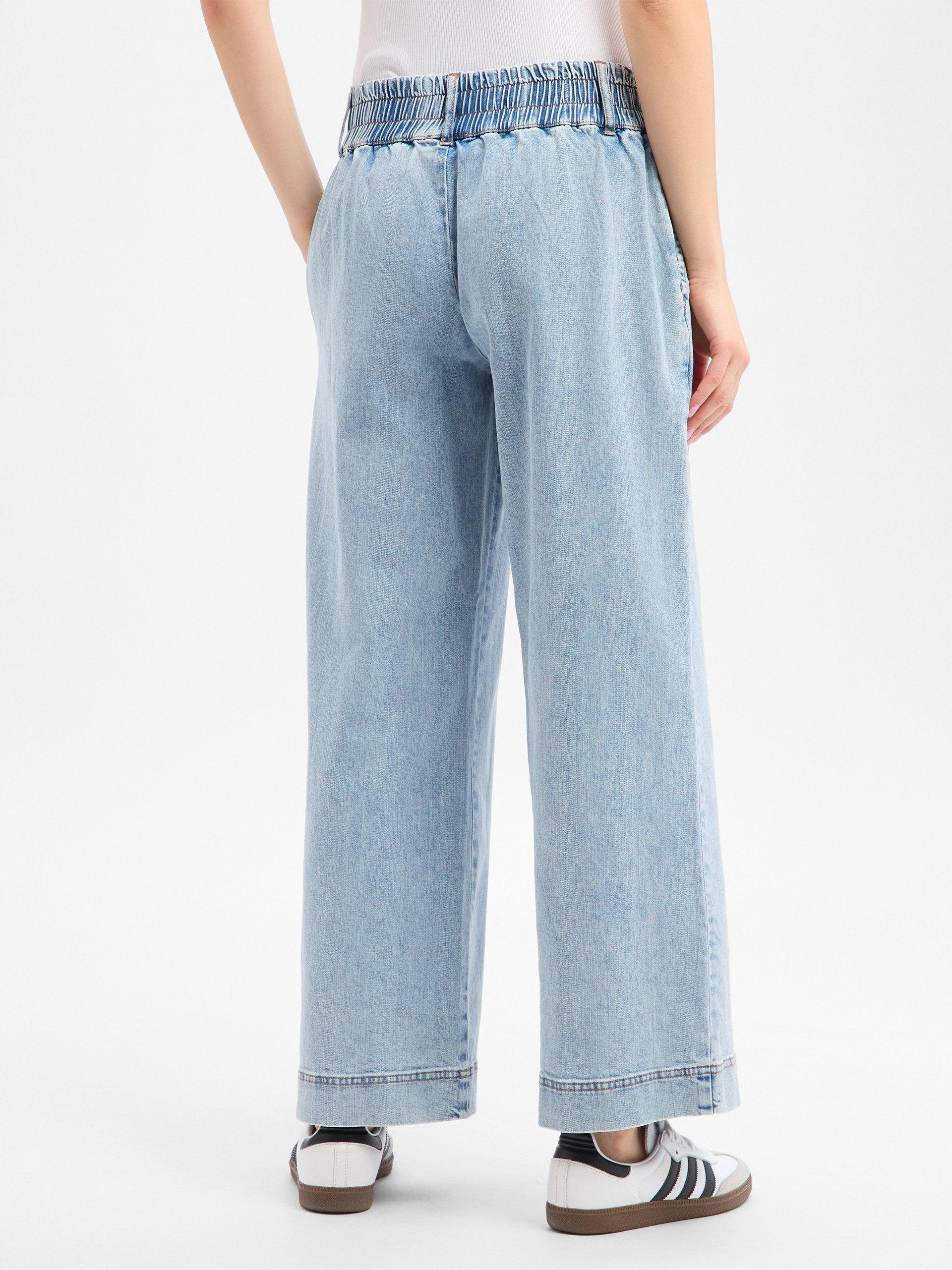Marie Lund Schlagjeans