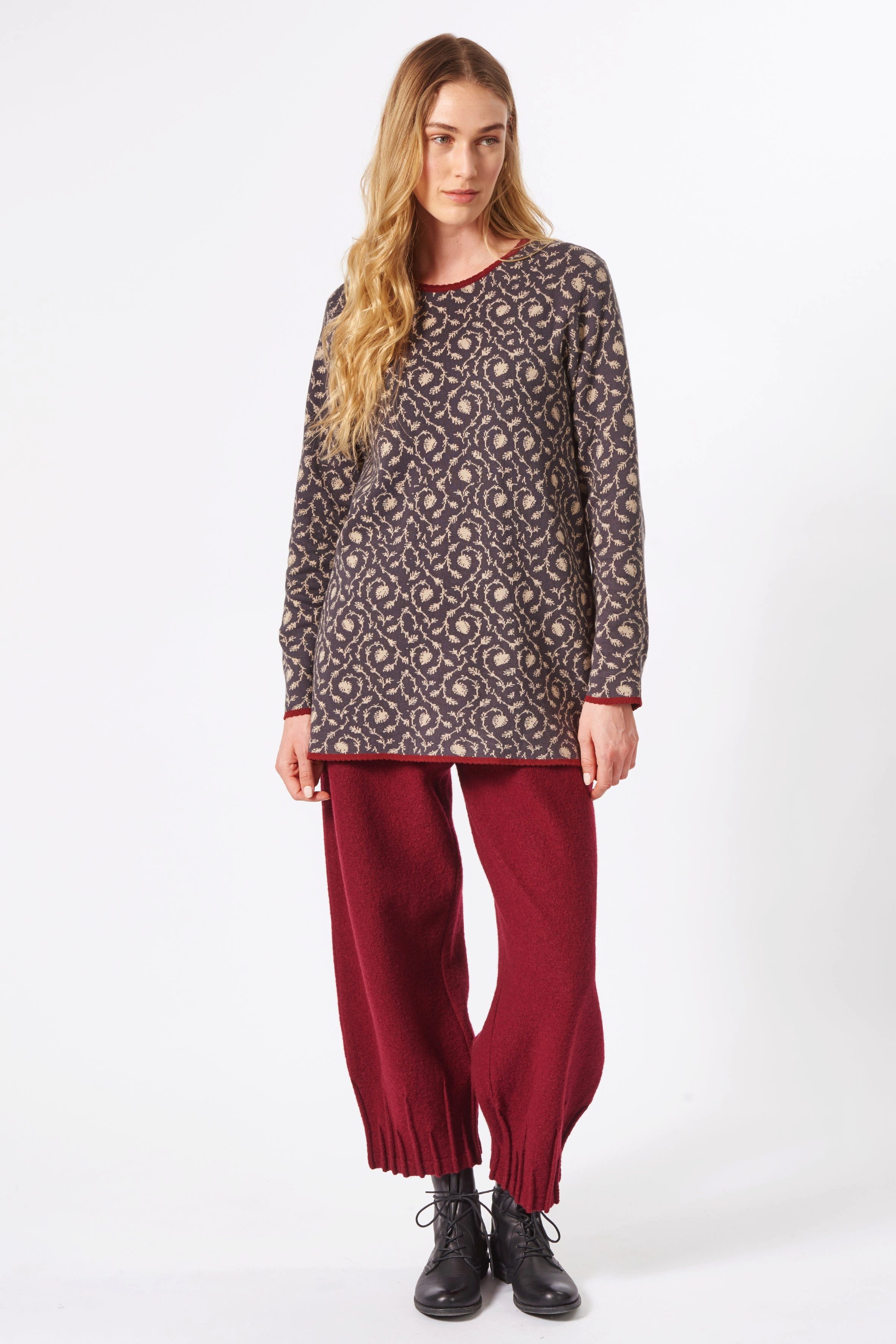 Longpullover Weicher Pullover Damen mit elegantem Rankenmuster aus Bio-Baumwolle