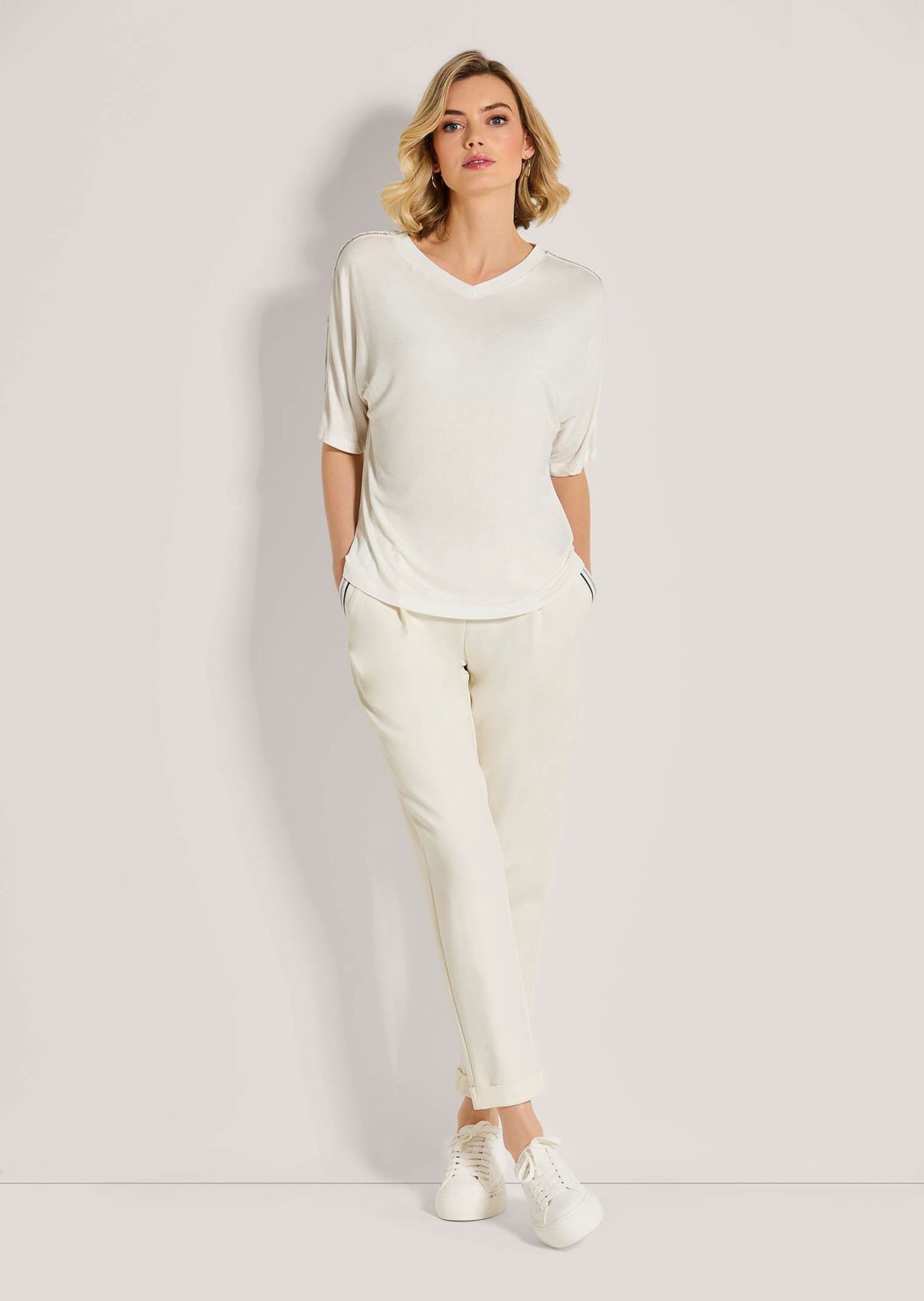 Kurzarmshirt V-Shirt mit Strass-Akzenten