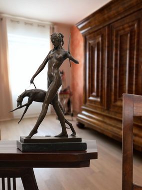 Aubaho Skulptur Bronzeskulptur Bronze Figur Göttin Diana Hund nach McCartan Antik-Stil