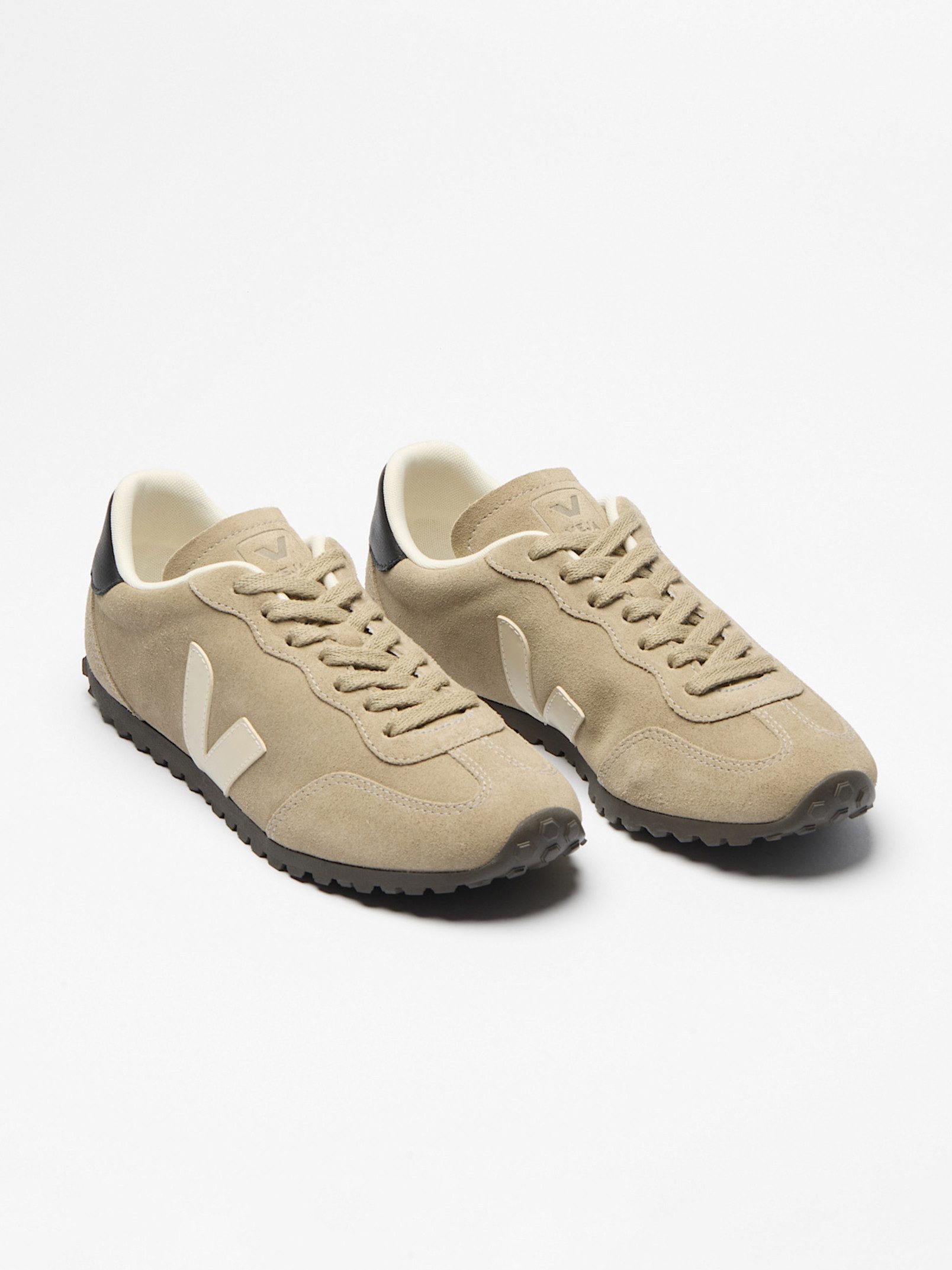 VEJA Veja GT Suede Sneaker