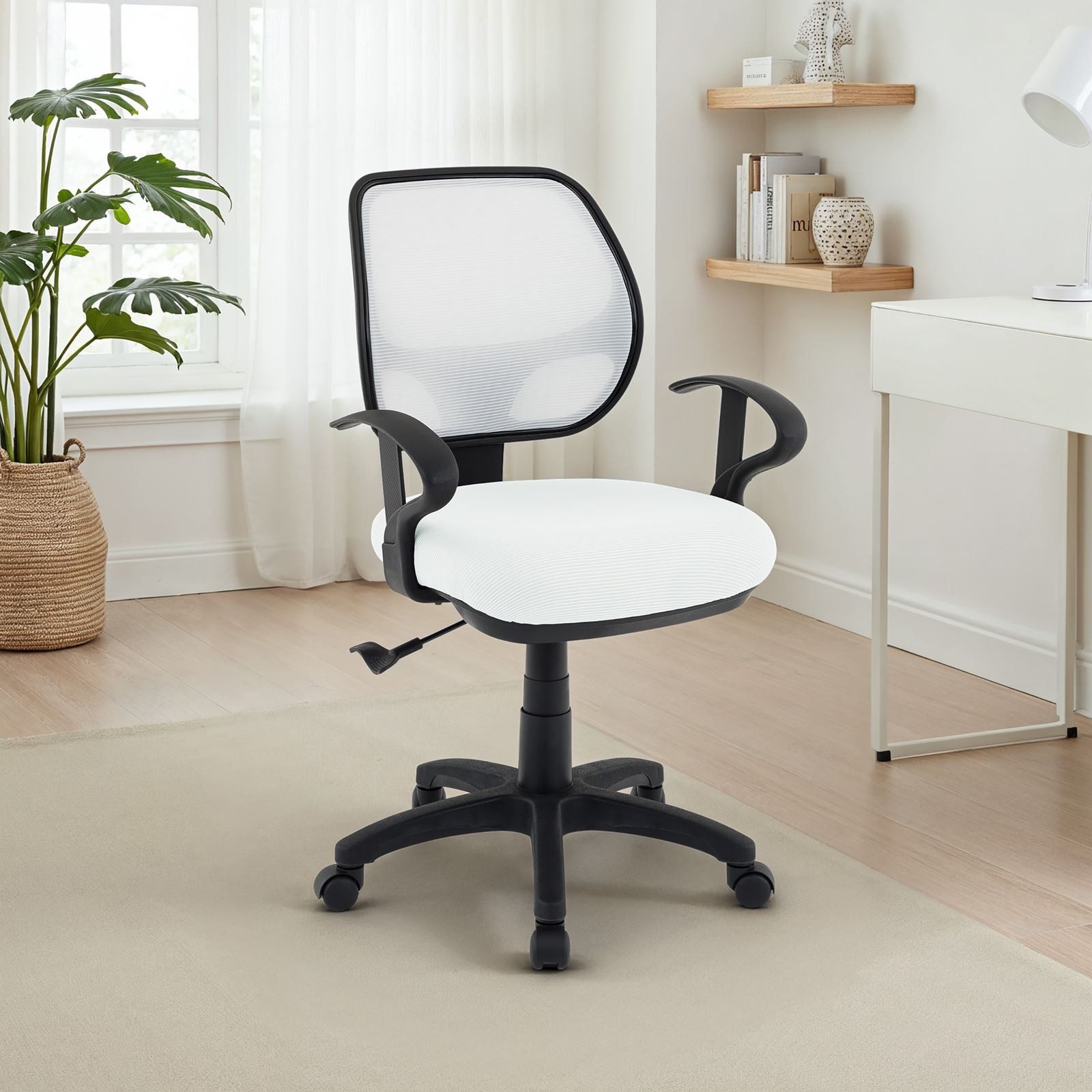 IDIMEX Drehstuhl COOL-1, Bürostuhl Kinder höhenverstellbar mit Wippfunktion Netzbezug Weiß