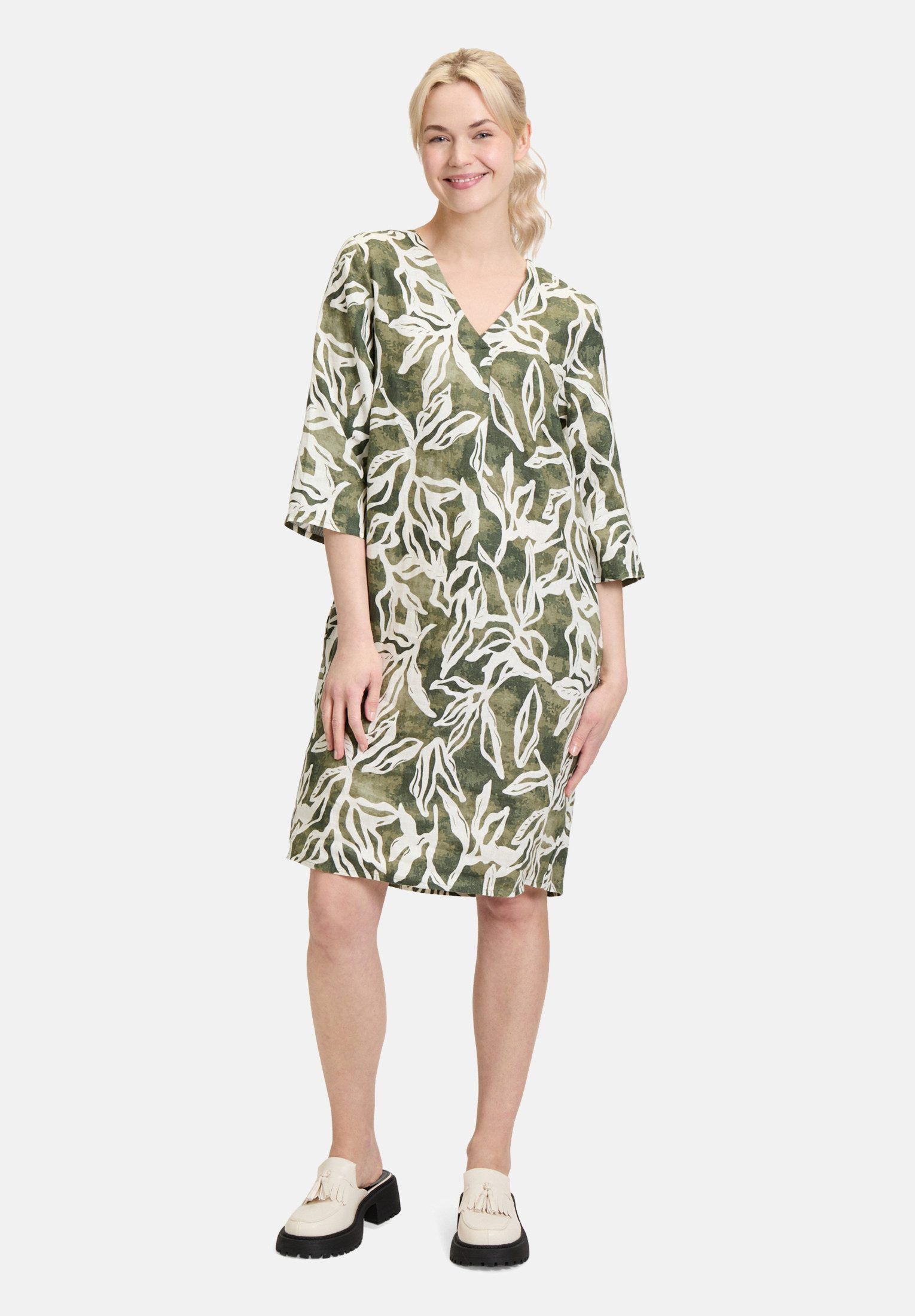 Cartoon Sommerkleid Damen mit Muster Material