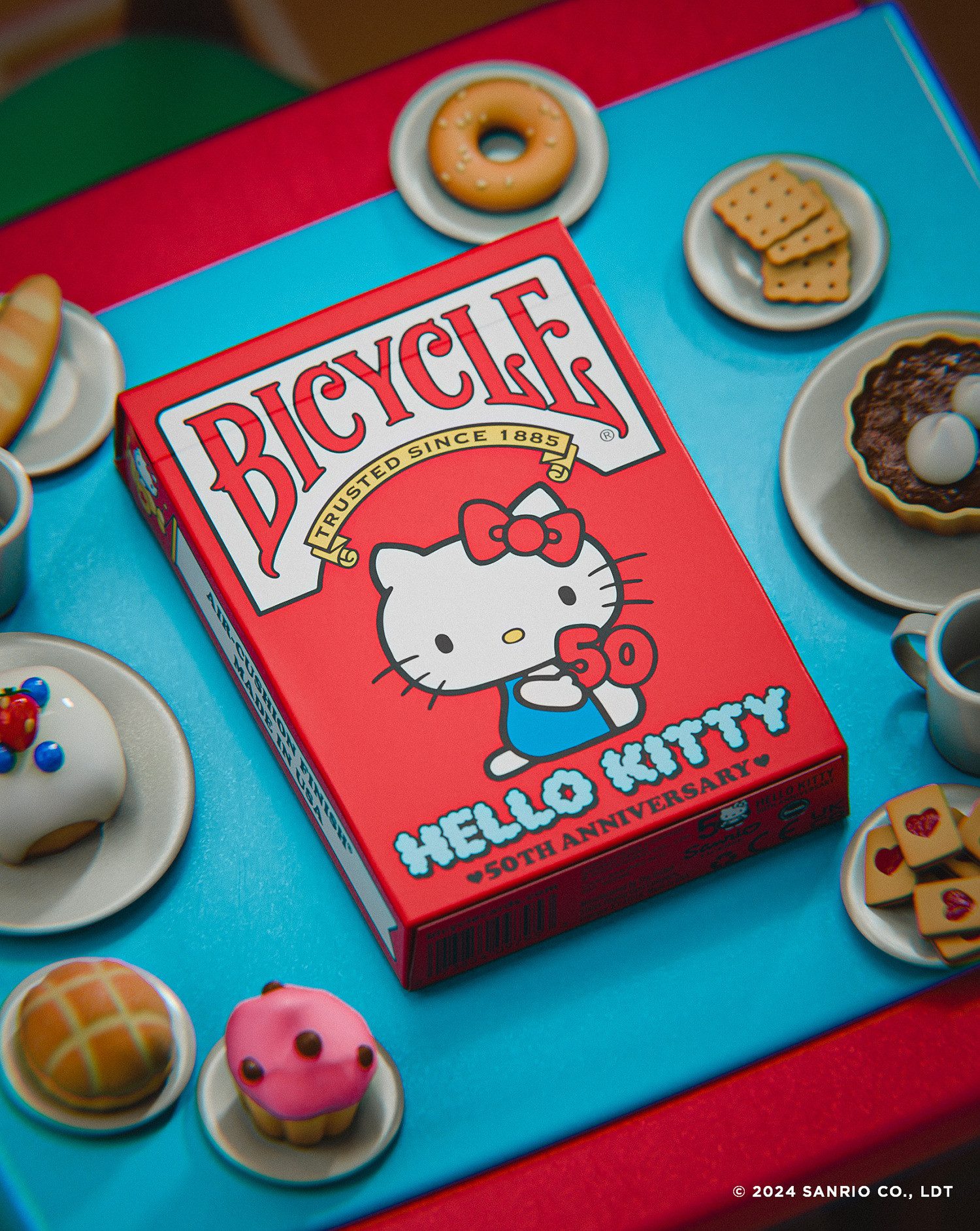 Cartamundi Spiel Bicycle® Kartendeck - Hello Kitty 50th Anniversary, Kartenspiel, mit einzigartigem Air-Cushion®-Finish