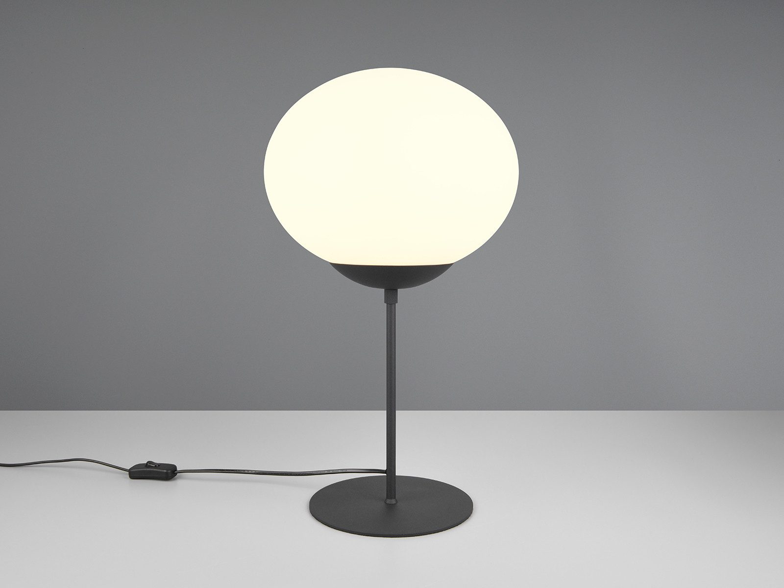 TRIO Leuchten LED Nachttischlampe, Dimmfunktion, LED wechselbar, Warmweiß, Groß-e schöne Retro Tischbeleuchtung mit Glas-kugel, Höhe 52cm