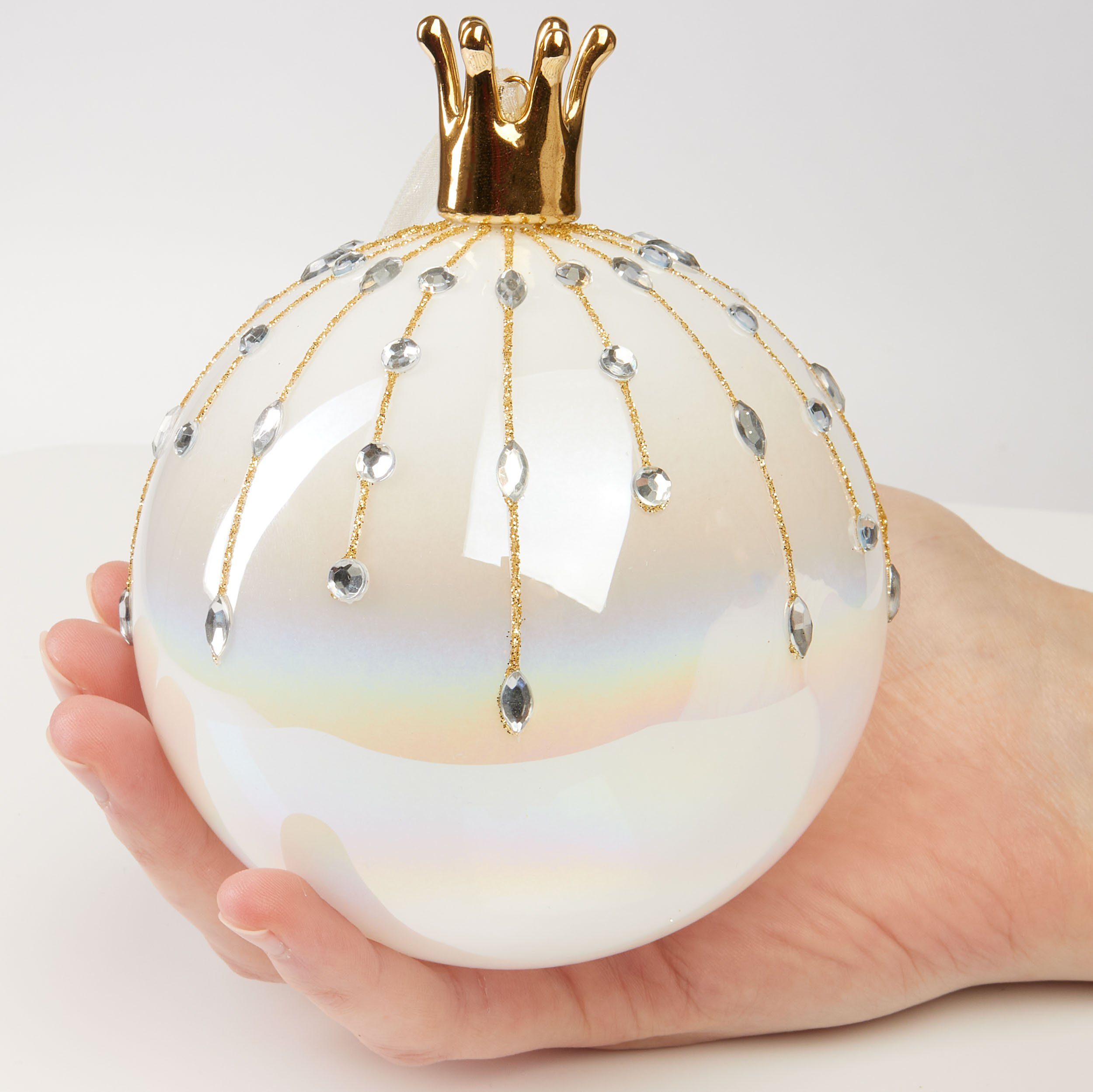 in Handarbeit Figur mit Glas BRUBAKER Christbaumschmuck - - (1 10 cm St), Farbe oder Krone Weihnachtskugel Porzellan Premium Schwan aus Perlmutt Weihnachtsbaumkugel Baumkugel