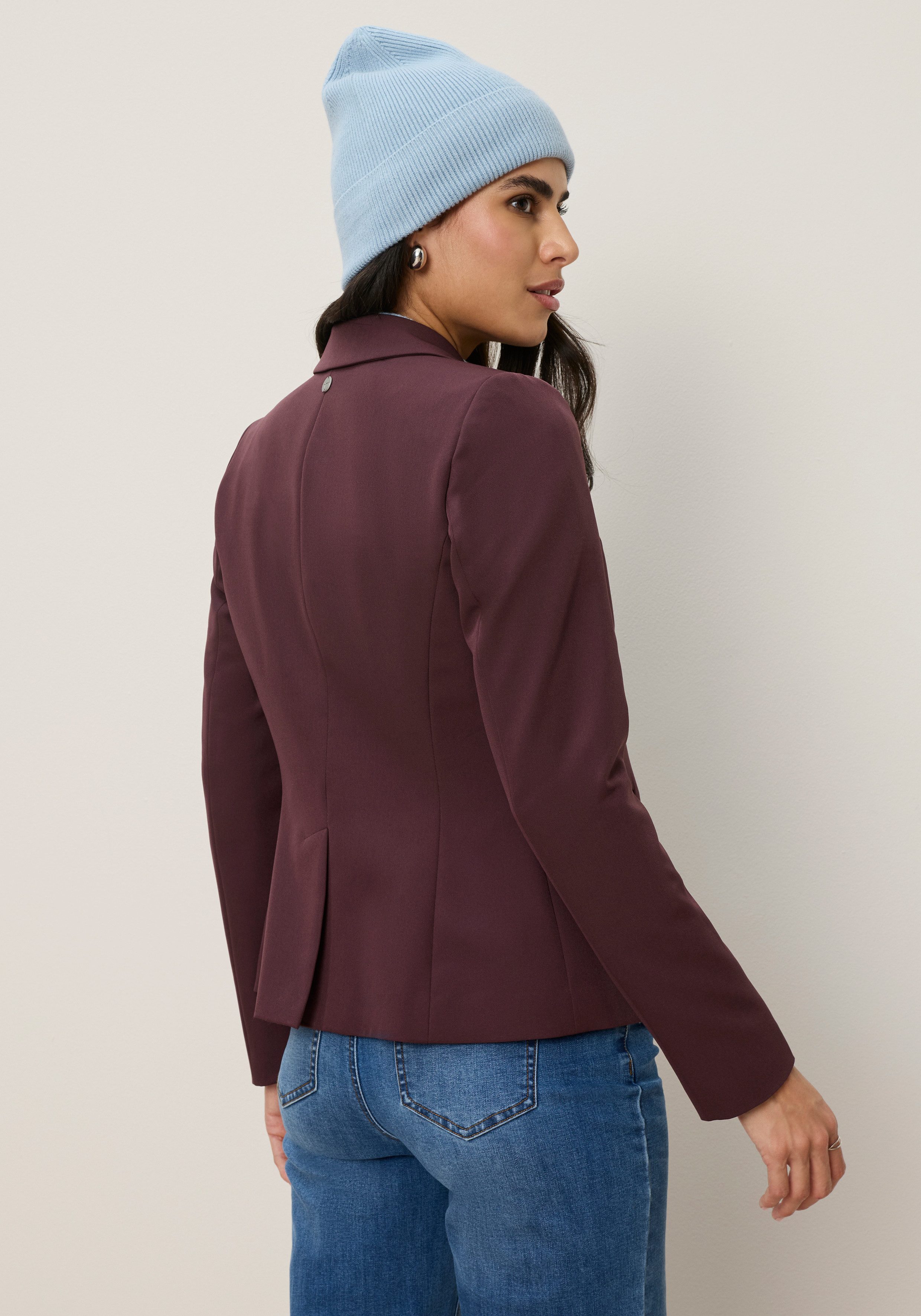 Tamaris Kurzblazer mit figurbetonter Passform, weiche Stretchqualität in frischen Trendfarben