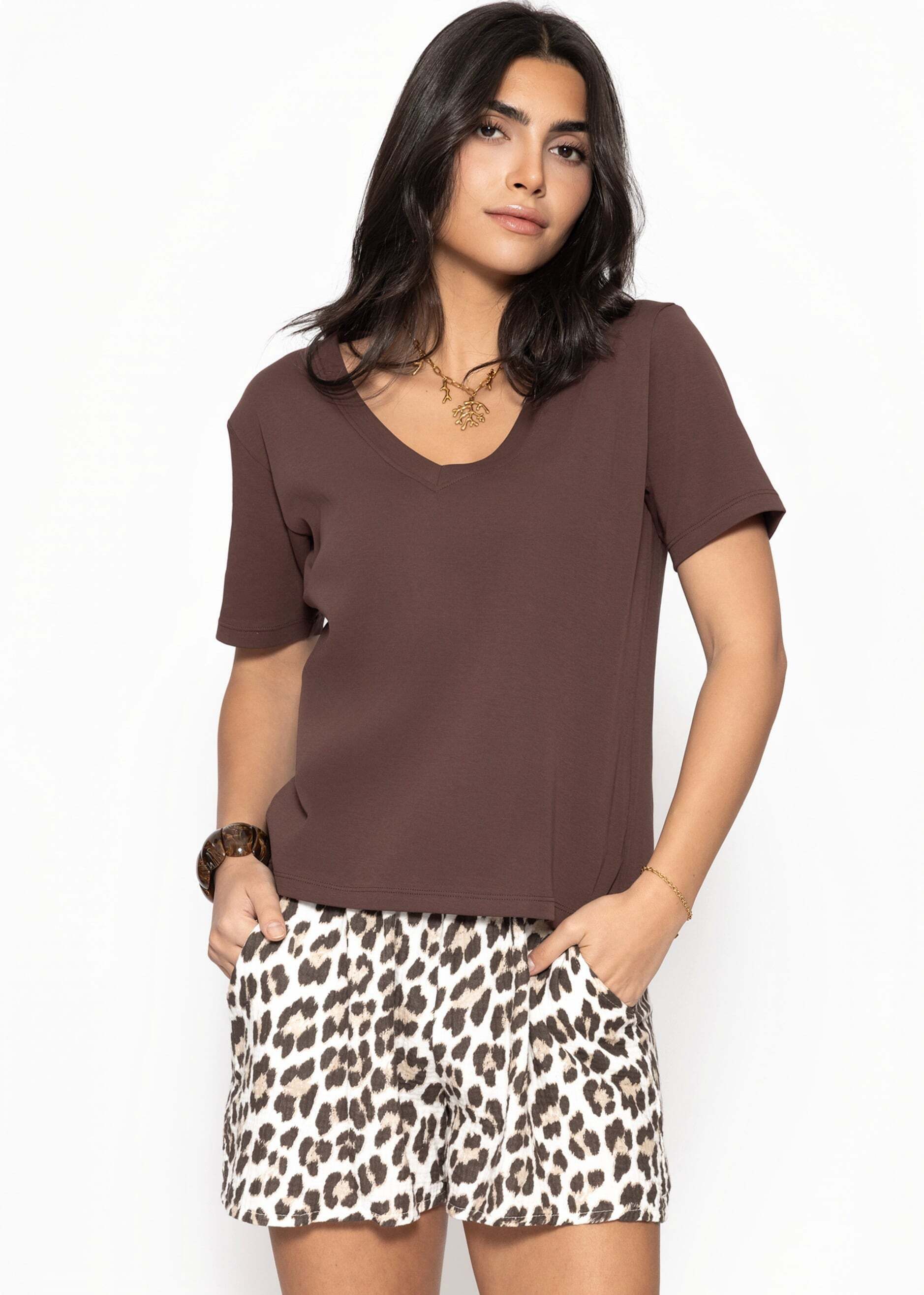 SASSYCLASSY T-Shirt T-Shirt mit V-Ausschnitt für Damen Schlichtes Top aus Baumwolle in geradem Schnitt