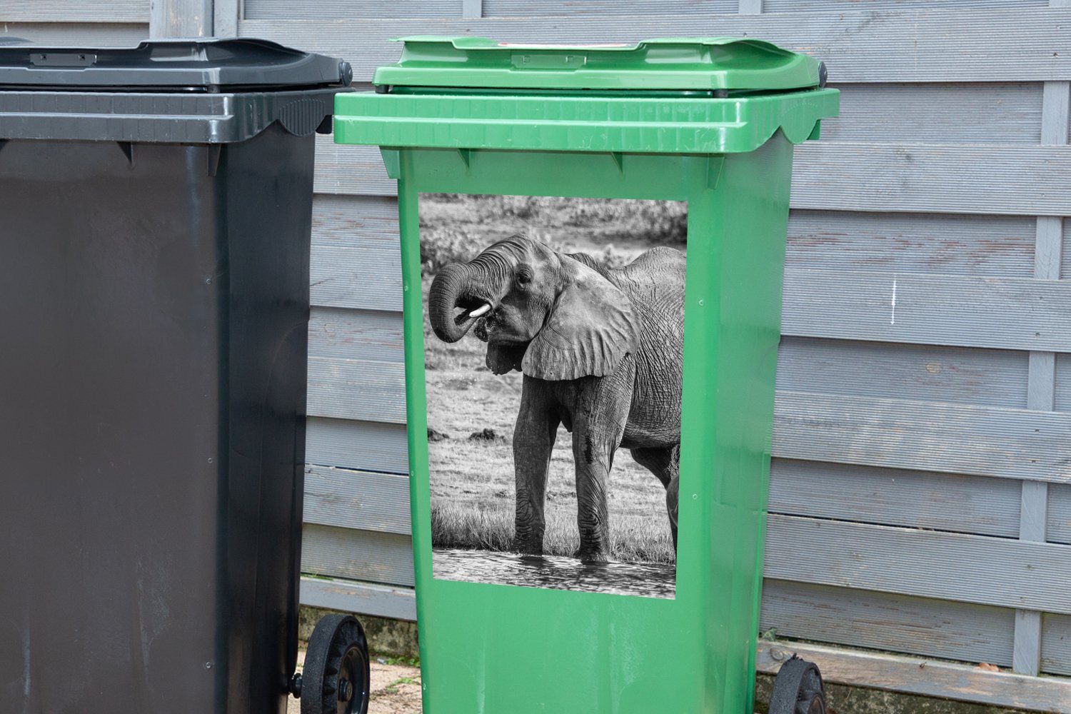 MuchoWow Wandsticker Elefant Container, Abfalbehälter Weiß (1 Schwarz Wasser Sticker, Tiere Mülleimer-aufkleber, - - - - Mülltonne, St)