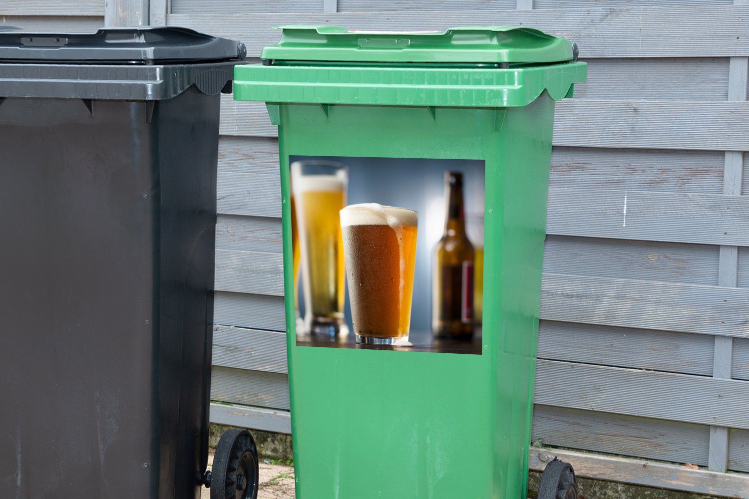 Wandsticker Biere Verschiedene Mülltonne, Abfalbehälter MuchoWow (1 und St), Biergläser Mülleimer-aufkleber, Container, Sticker,