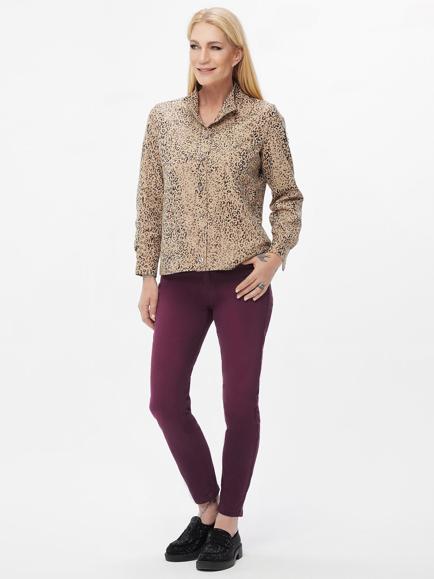 Sarah Kern Slim-fit-Jeans Denim koerpernah mit Logo-Knöpfen