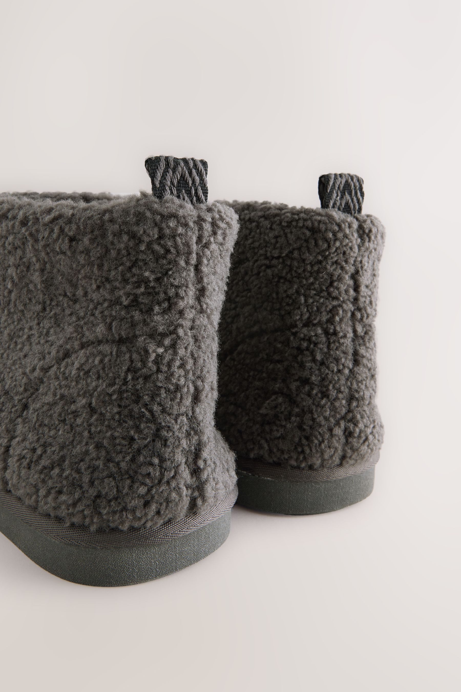Next Hausstiefel mit Teddyfell Hausschuh (1-tlg)