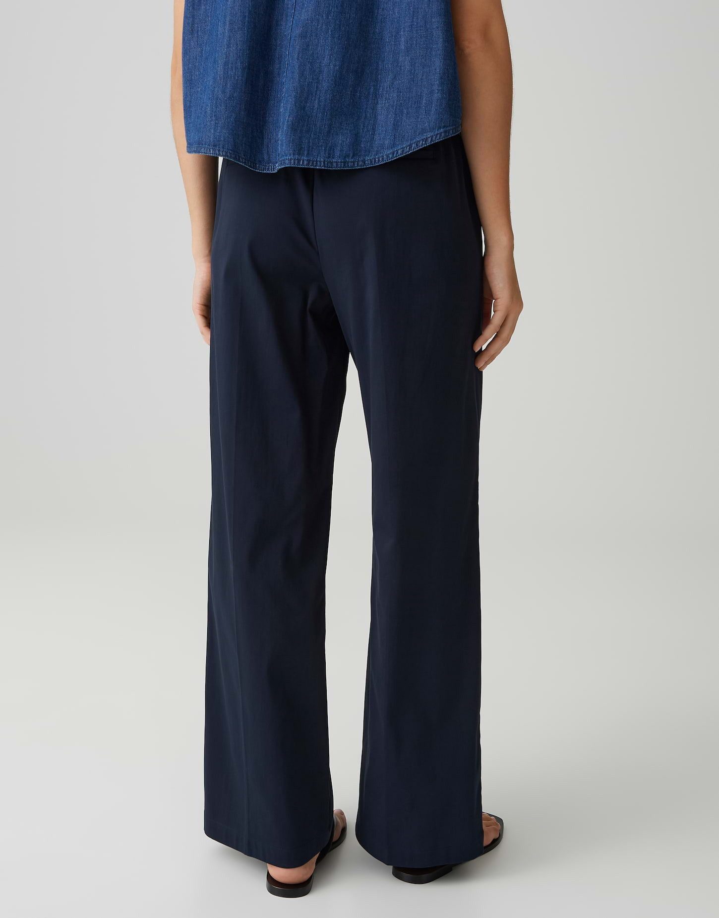 OPUS PANTS Stoffhose Mucia base aus kühler Webware mit Stretchkomfort Praktische Taschen runden den entspannten Look ab