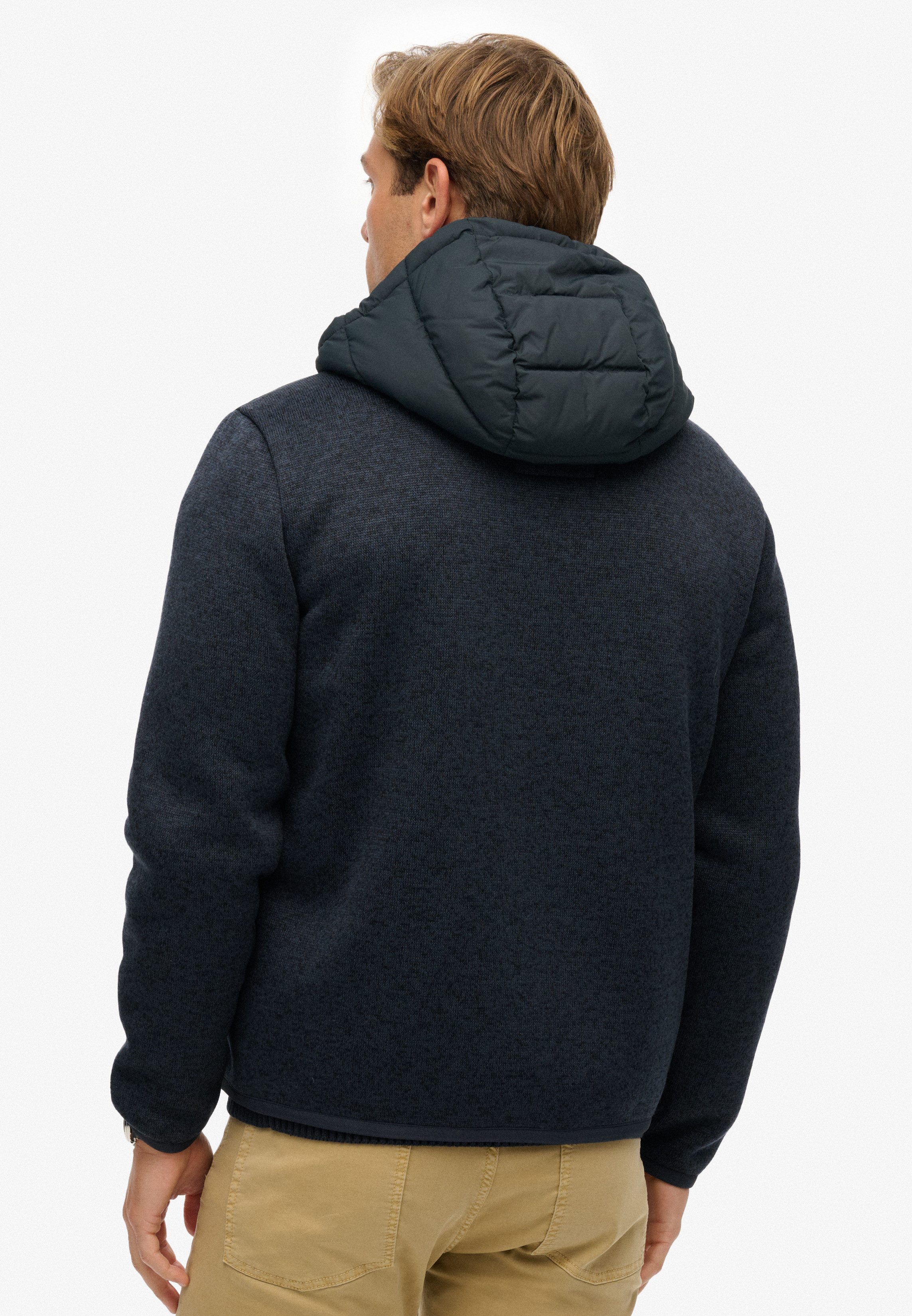 Superdry Steppjacke HOODED STORM KNIT HYBRID JKT Slim Fit, mit hochschließendem Kragen, aus Polyester und Kunstfaser