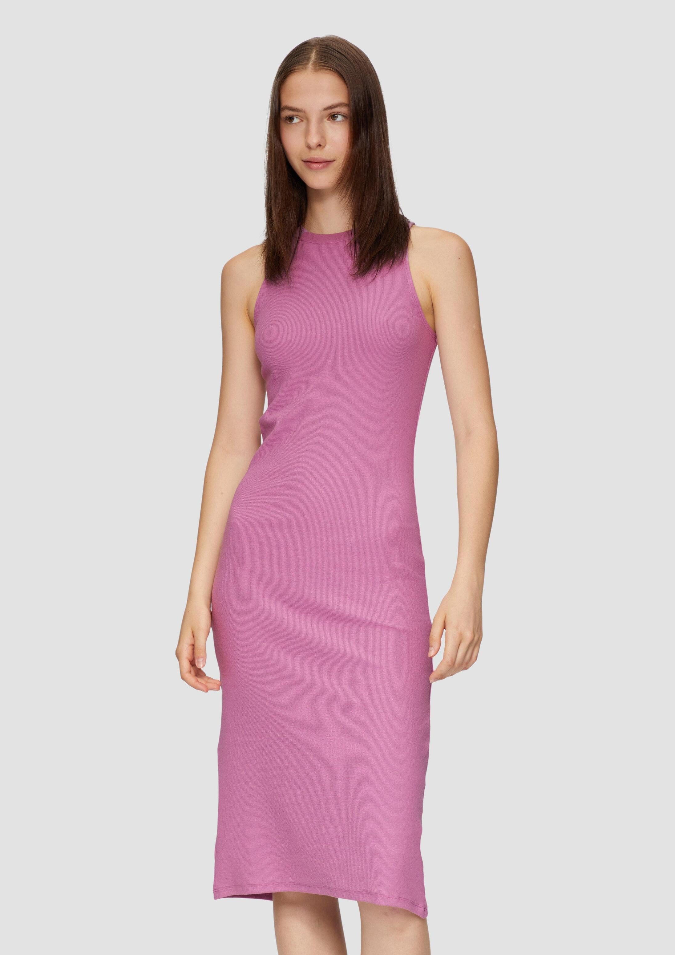 QS Midikleid Kleid Elastisches Rippkleid im Slim Fit mit Rückenausschnitt