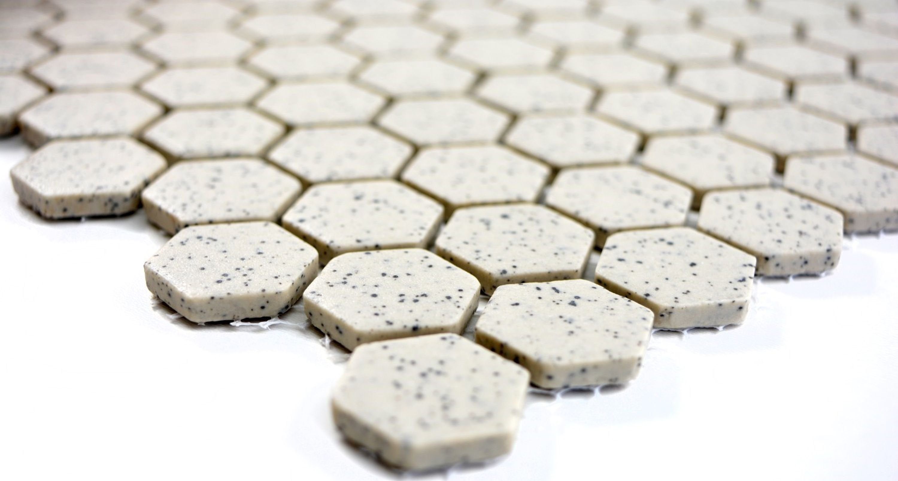 Mosani Bodenfliese Mosaik Fliese Keramik cremeweiß mini Hexagaon unglasiert rutschsicher