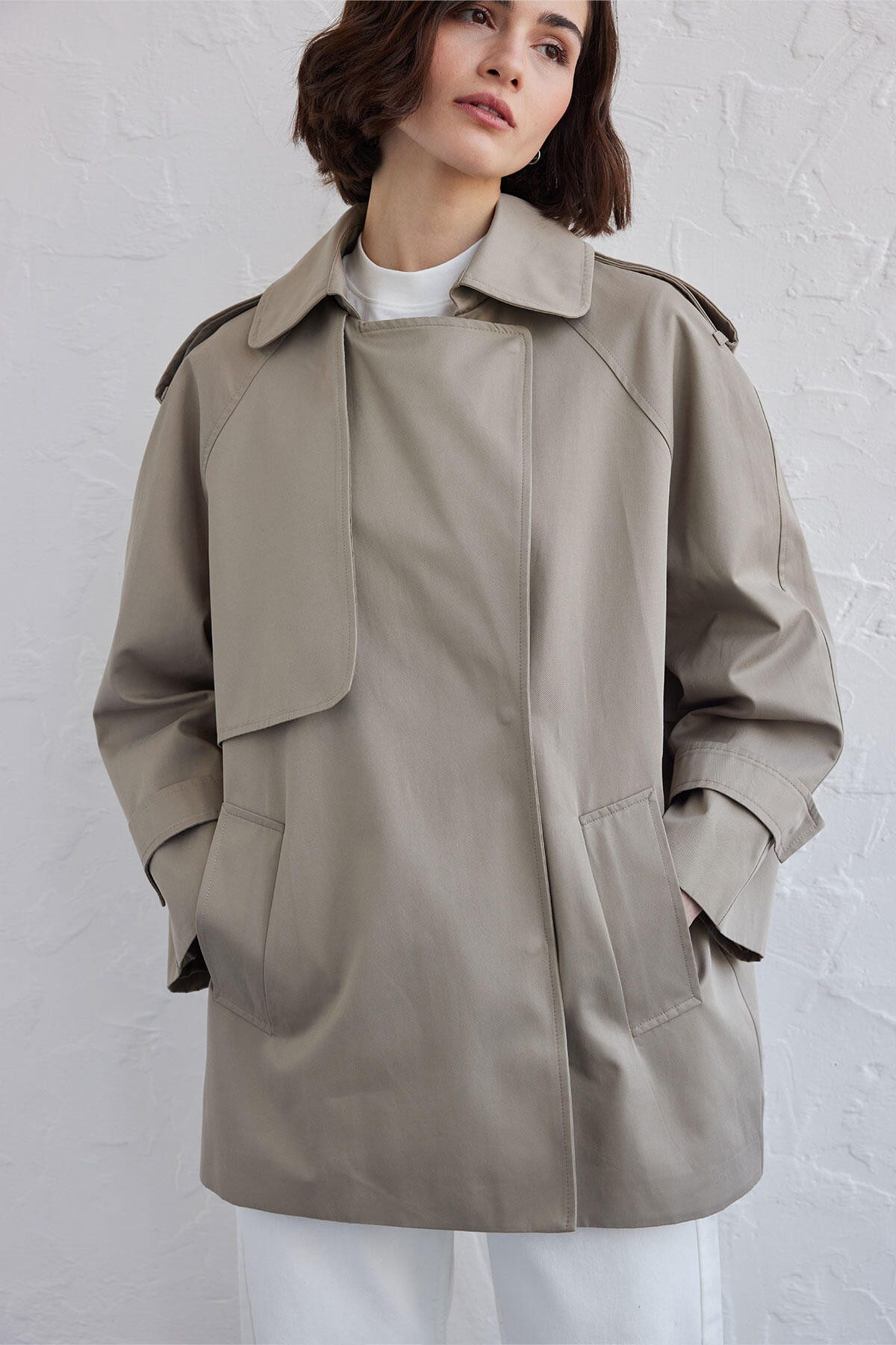 MANUKA Trenchcoat Oversized Kurzer Trenchcoat Salbeigrün