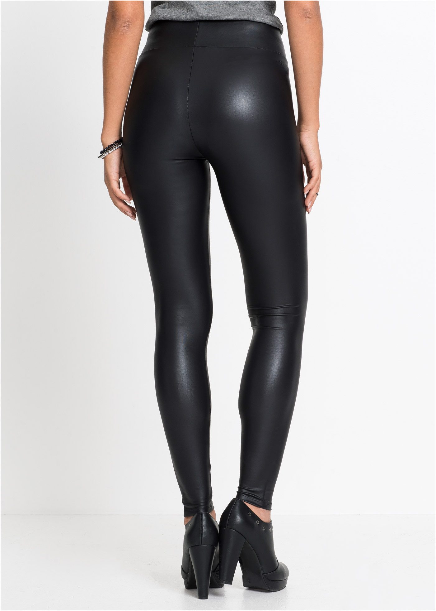 bonprix Lederimitathose aus beschichtetem elastischem Lederimitat, Skinny Fit, Kurzgröße