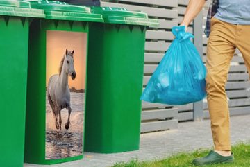 MuchoWow Wandsticker Pferde - Sonne - Meer - Strand - Tiere (1 St), Mülleimer-aufkleber, Mülltonne, Sticker, Container, Abfalbehälter
