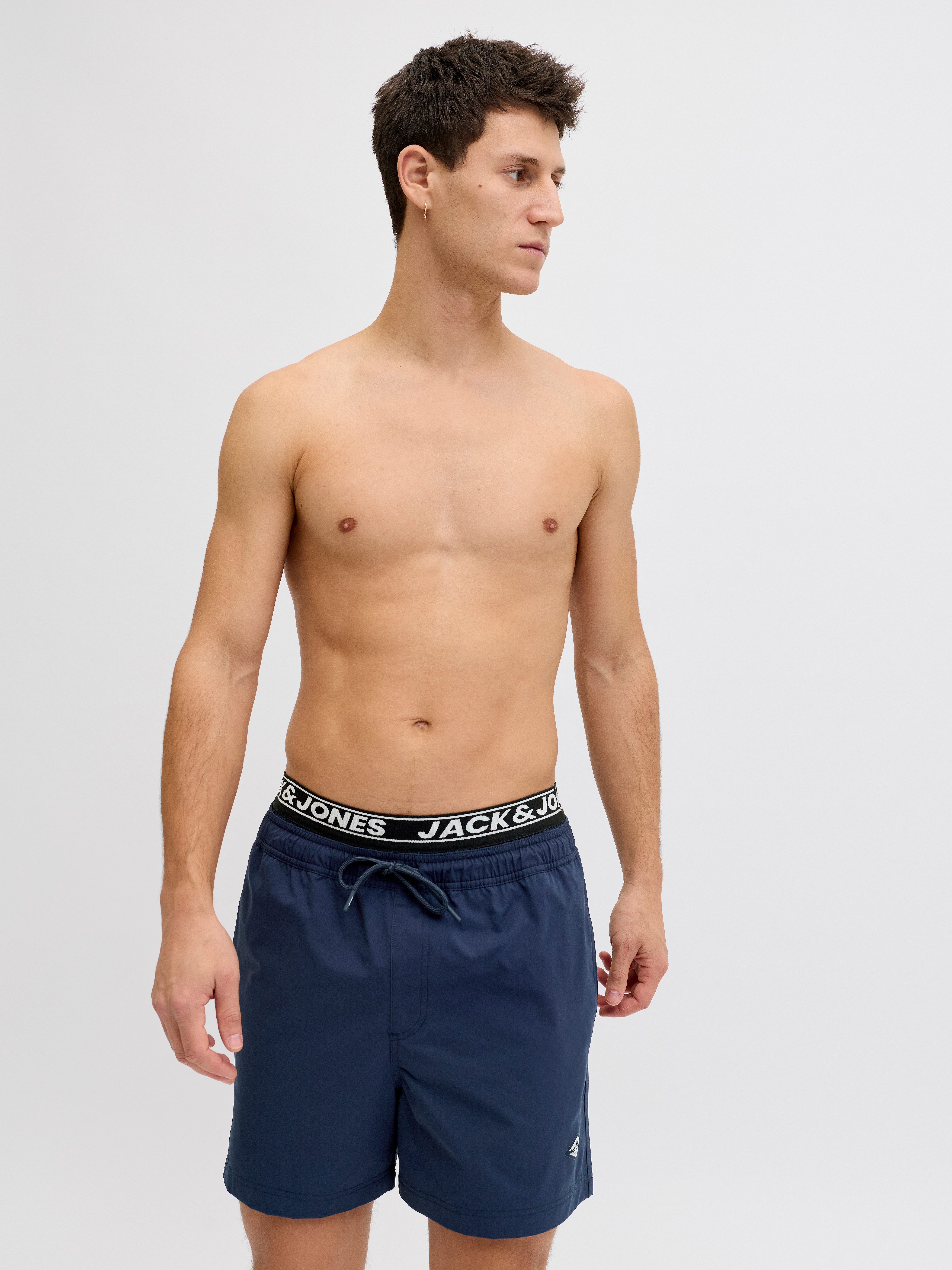 Jack & Jones Badeshorts JPSTMAUI SURF DOUBLE WB SWIM SHORTS Kunstfaser, Elastisches Taillenbund, Logo-Detail