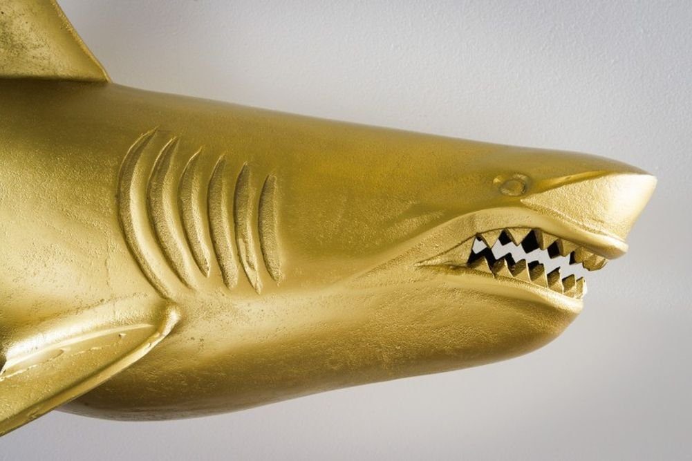 Aluminium LebensWohnArt SHARK Dekoobjekt Haifisch gold rechts Wanddeko Maritim 105cm