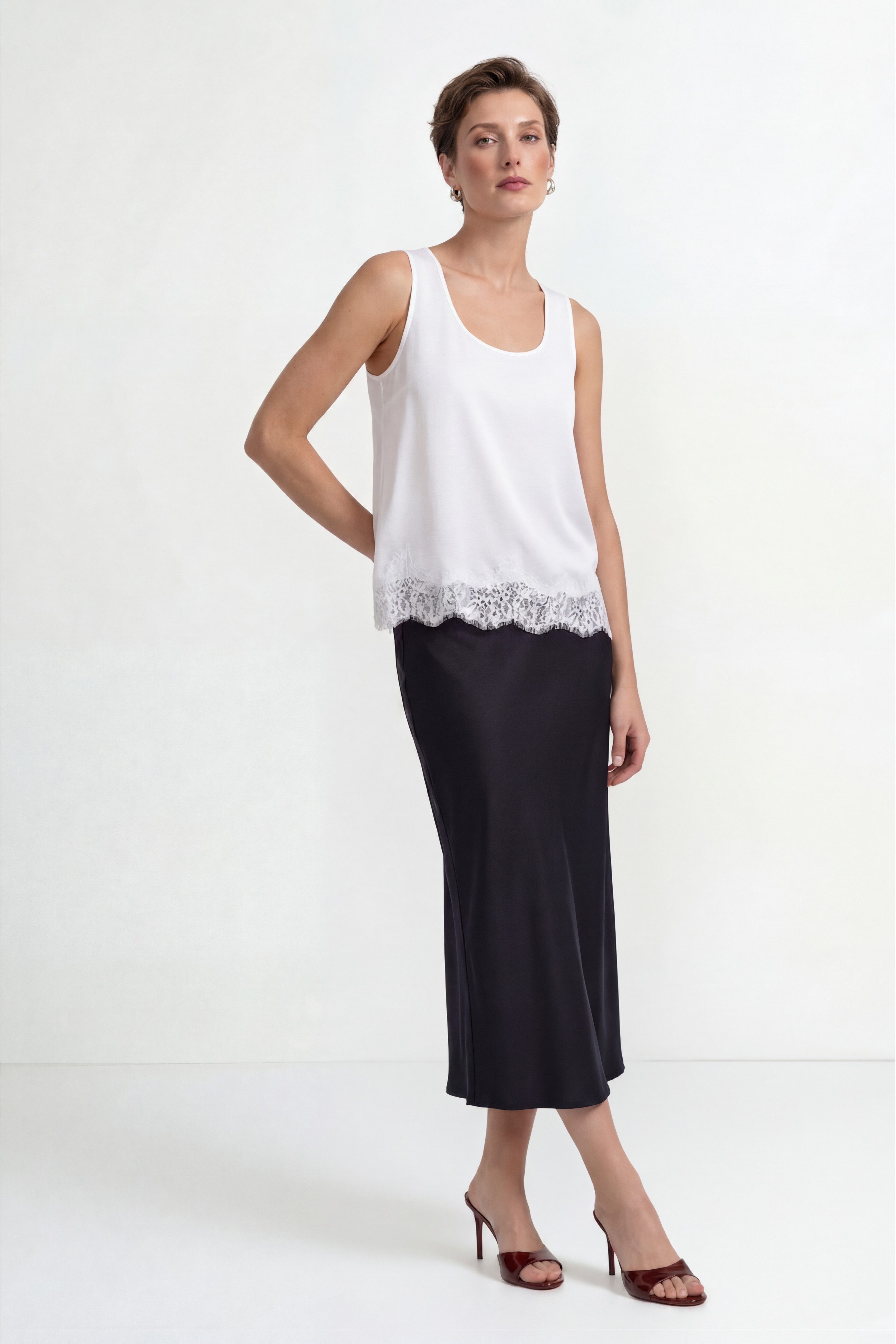 RICHROYAL Shirttop mit Spitzenbesatz am Saum, edle Satin-Optik – Bild 4 von 5