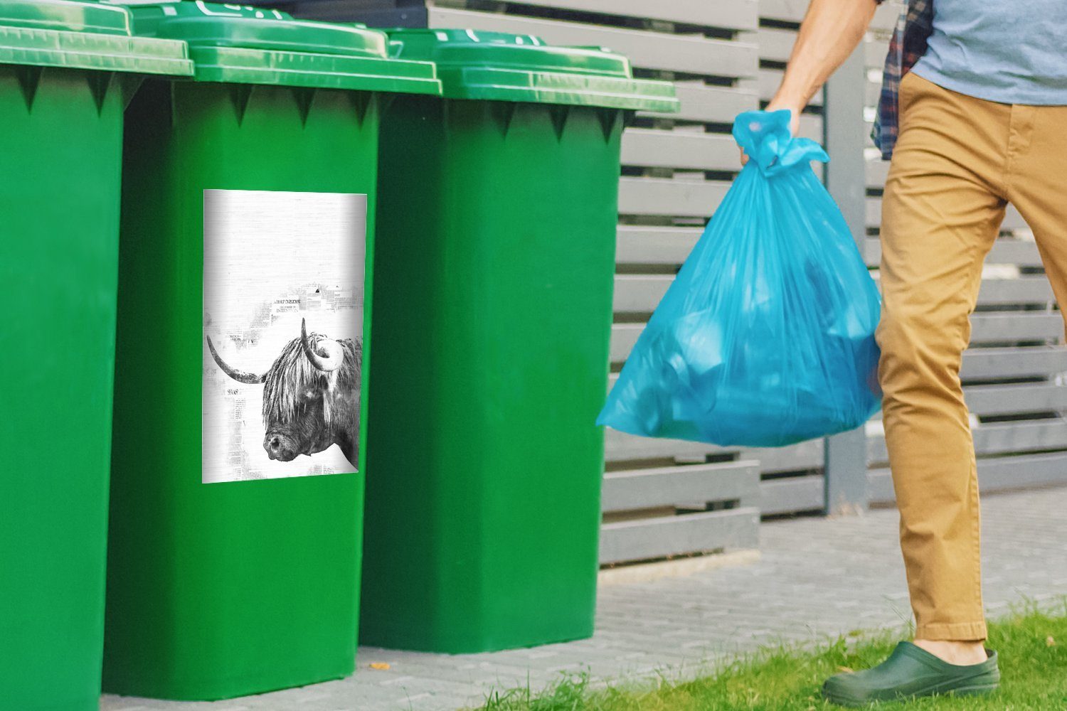 MuchoWow Wandsticker Schottischer Container, schwarz und einem Mülleimer-aufkleber, Zeitungshintergrund Mülltonne, Highlander auf St), - Abfalbehälter (1 Sticker