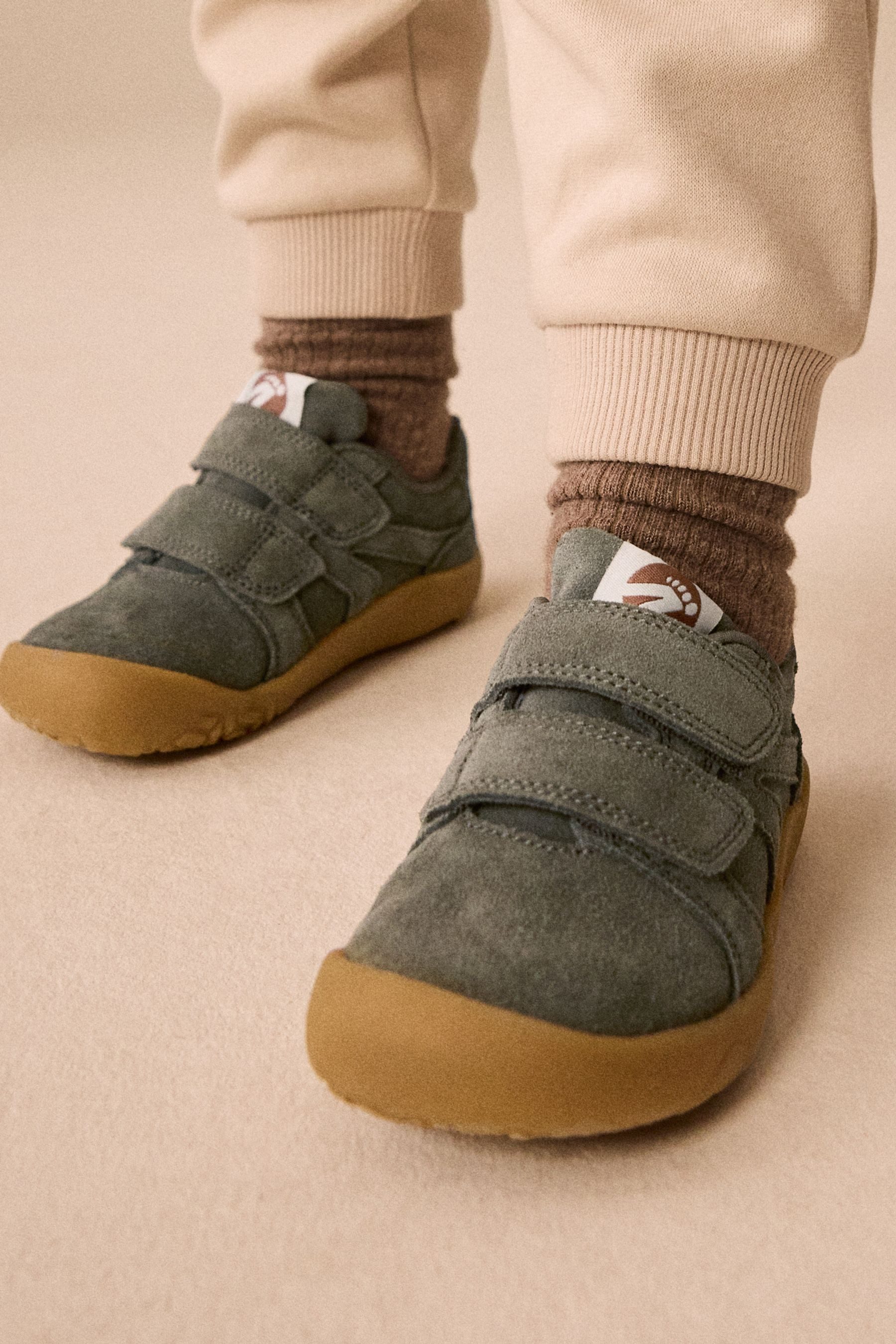 Next Barfuß-Sneaker aus Leder mit Klettverschluss Klettschuh