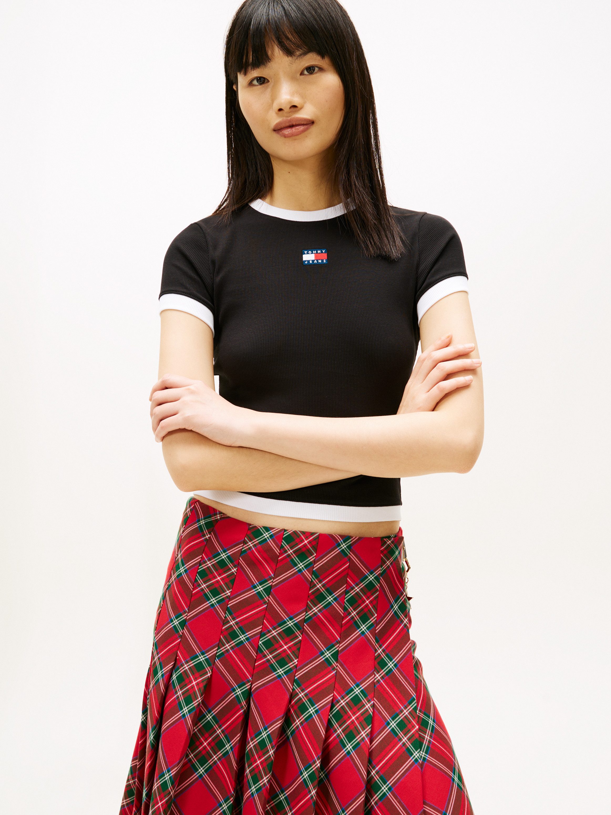 Tommy Jeans Kurzarmshirt TJW SLIM SH BADGE SS RIB EXT in gerippter Struktur