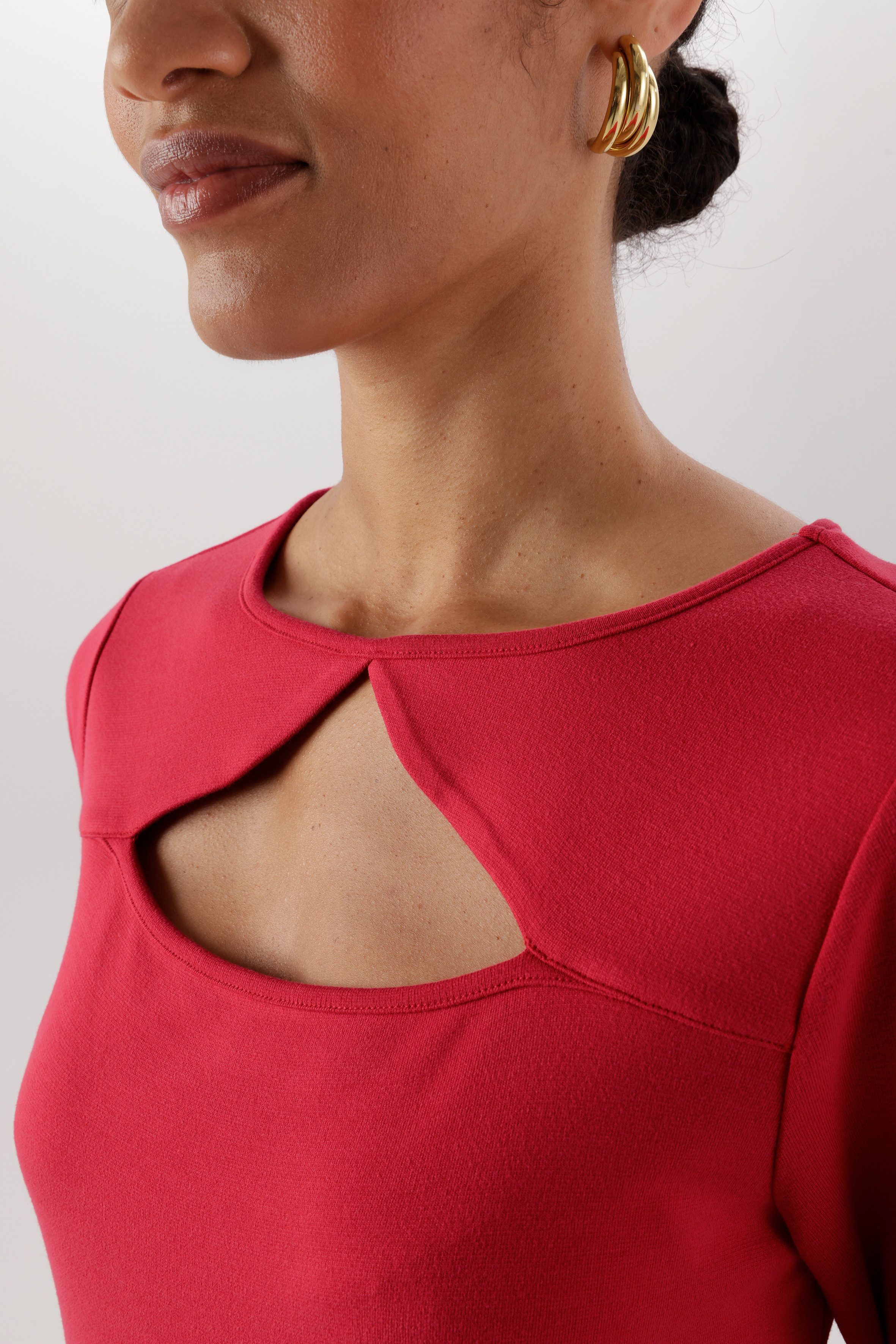 Aniston SELECTED Shirtkleid großzügiger Cut-Out am Rundhalsausschnitt - NEUE KOLLEKTION